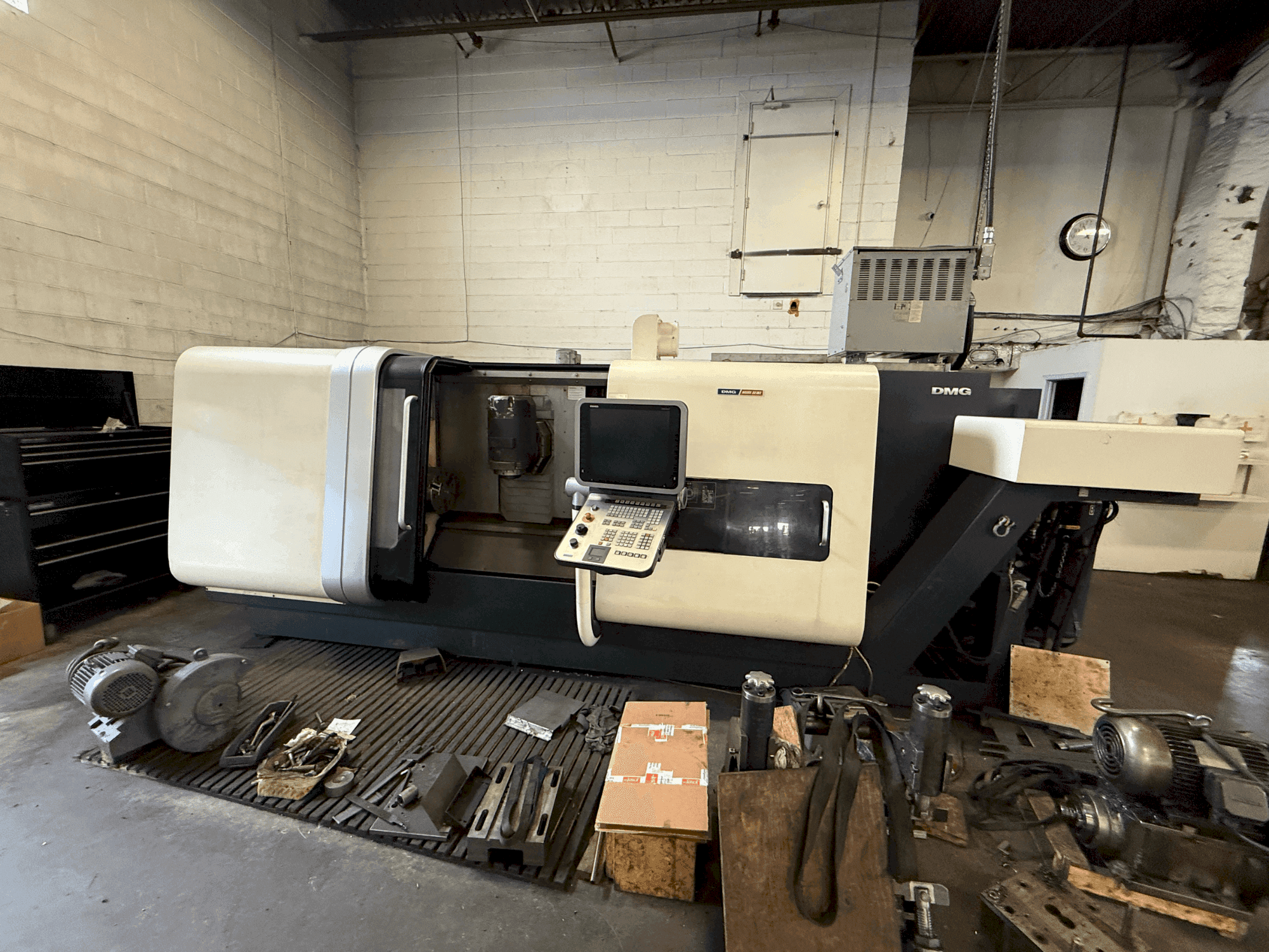 Makine DMG CTX Beta 1250 TC - Önden görünüm
