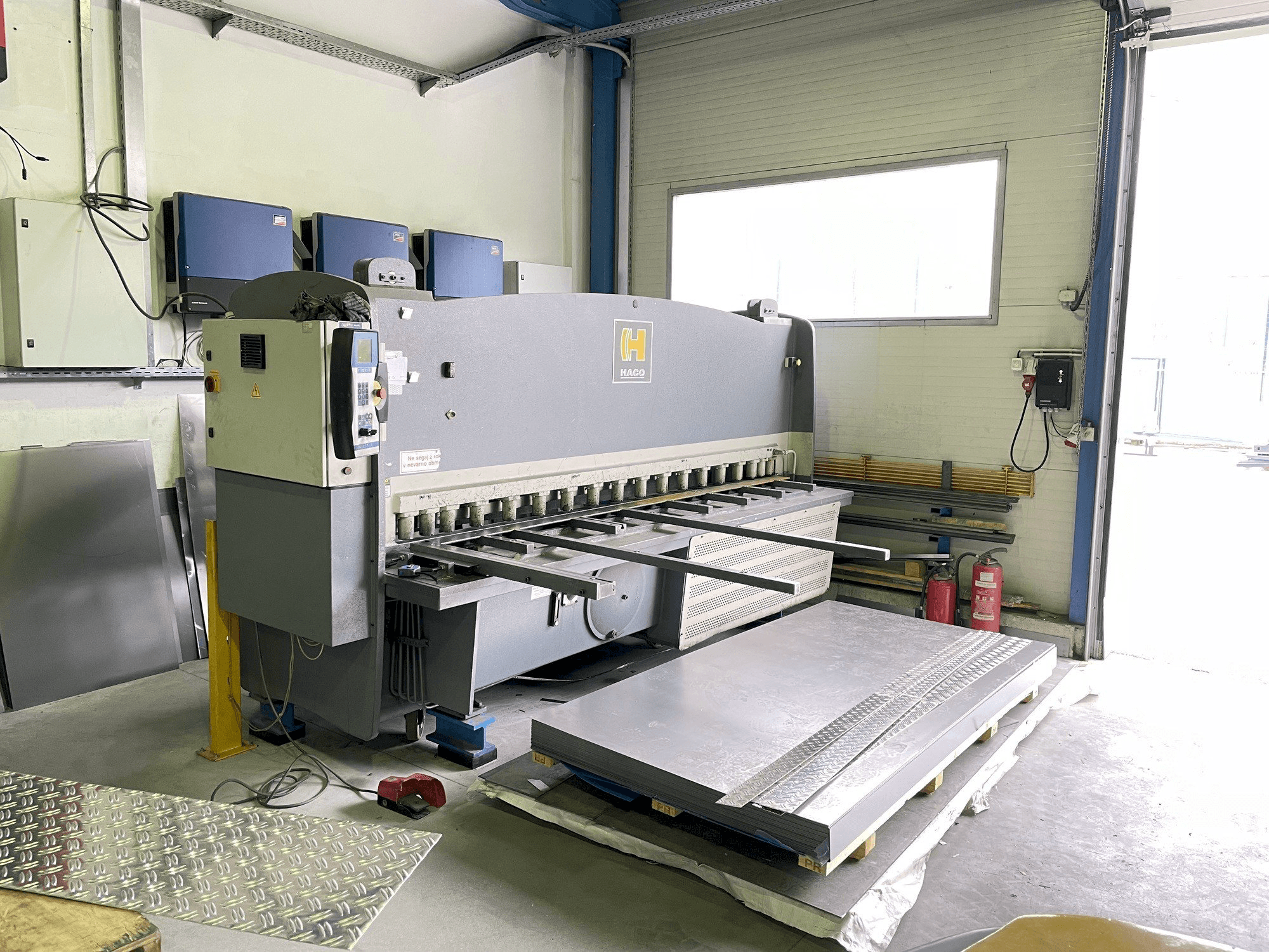 Makine HACO HSLX 3006 - Önden görünüm