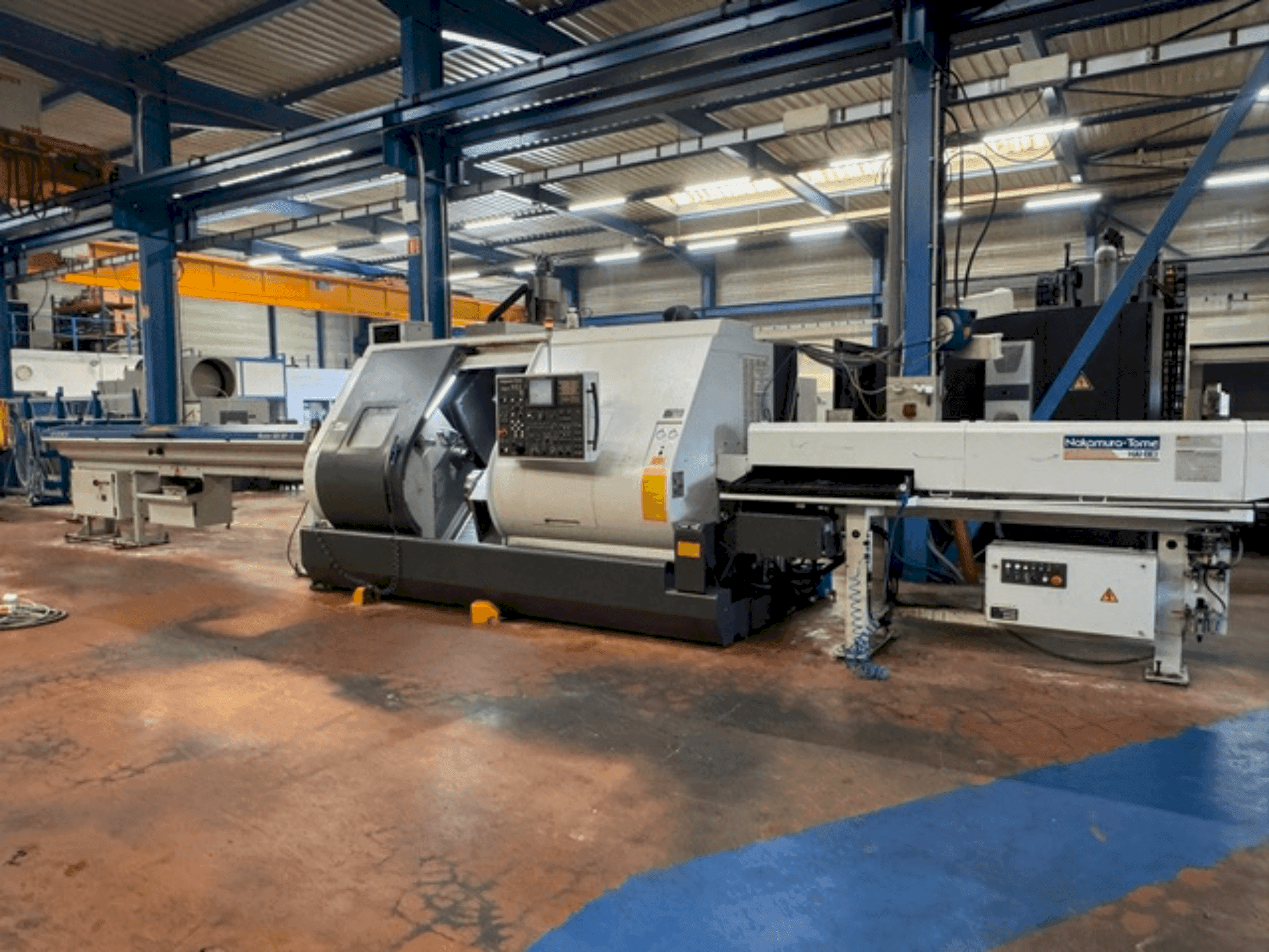 Makine NAKAMURA-TOME Super NTJ - Önden görünüm