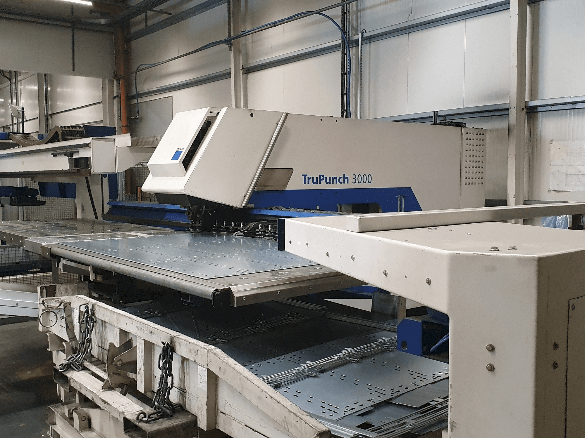 Makine Trumpf TruPunch 3000 Sheet Master - Önden görünüm