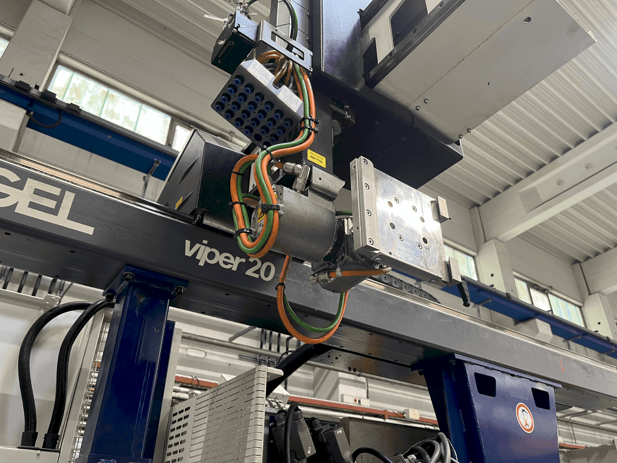 Makine Engel Viper 20 - Önden görünüm