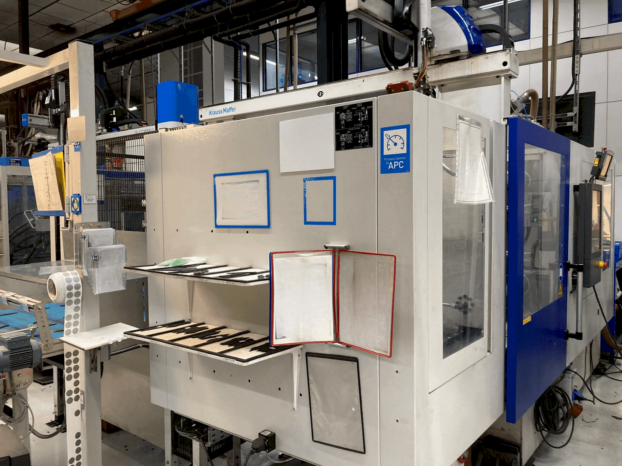 Makine Krauss Maffei 160-380 CX - Önden görünüm
