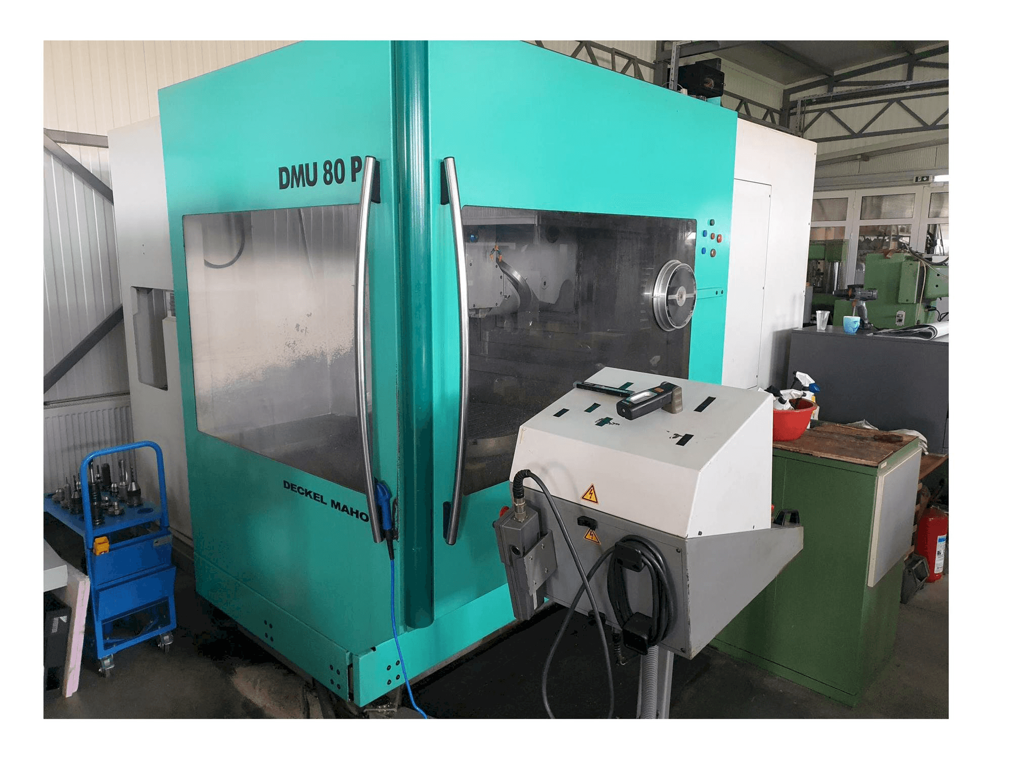 Makine DECKEL MAHO DMU 80 P - Önden görünüm