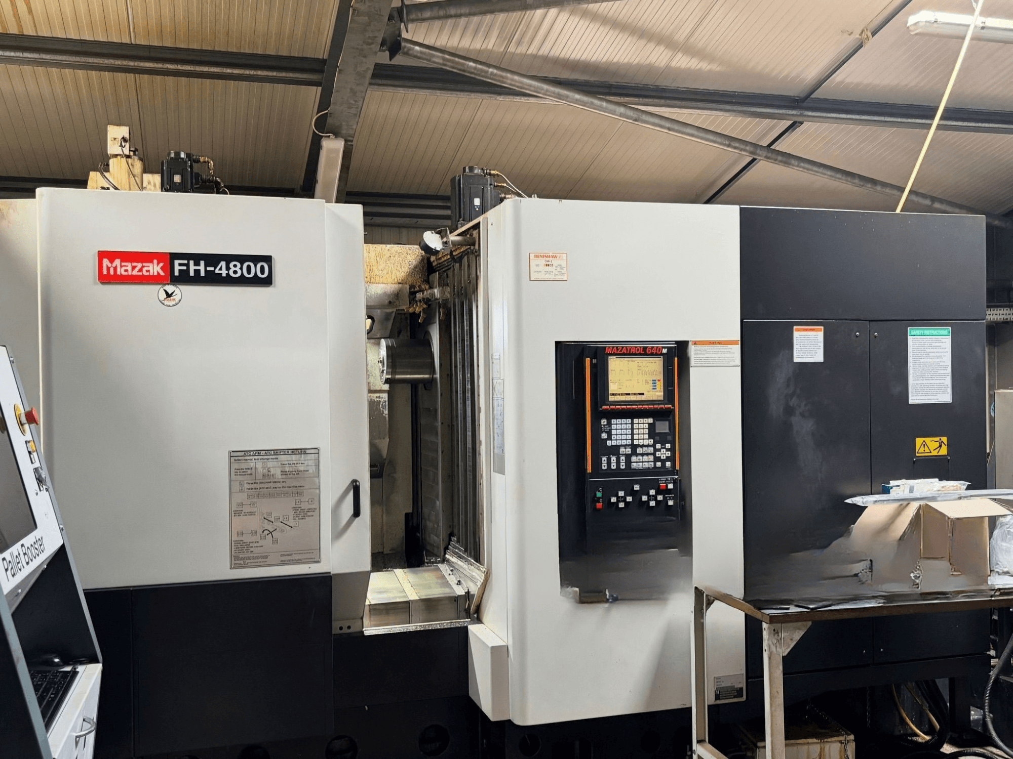 Mazak FH-4800 yatay işleme merkezi; kontrol paneli ve makine detaylarını gösteren önden görünüm.