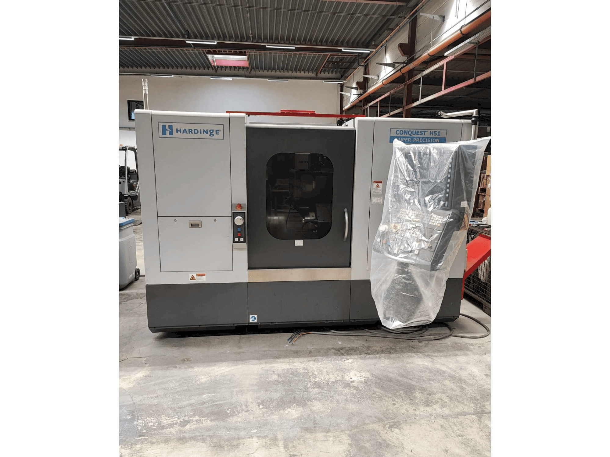 Makine HARDINGE CONQUEST H51 - Önden görünüm