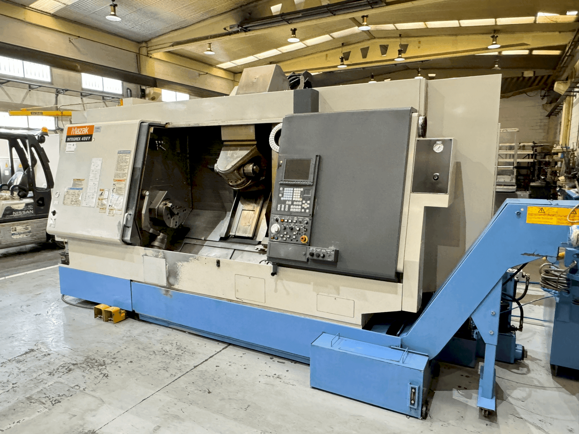 Makine Mazak Integrex 400 Y - Önden görünüm
