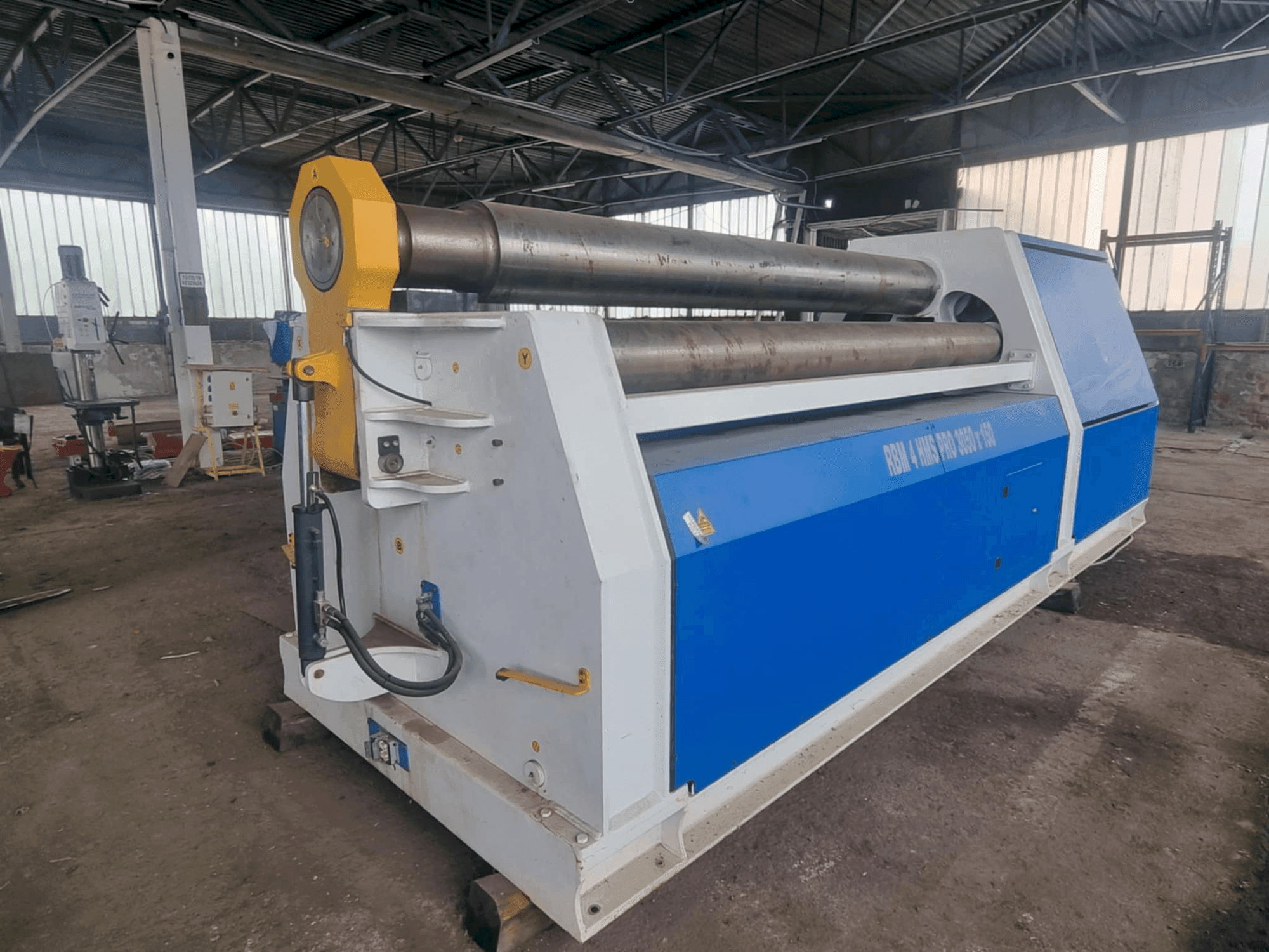 Makine Metallkraft RBM 4 HMS Pro 3050-150 - Önden görünüm