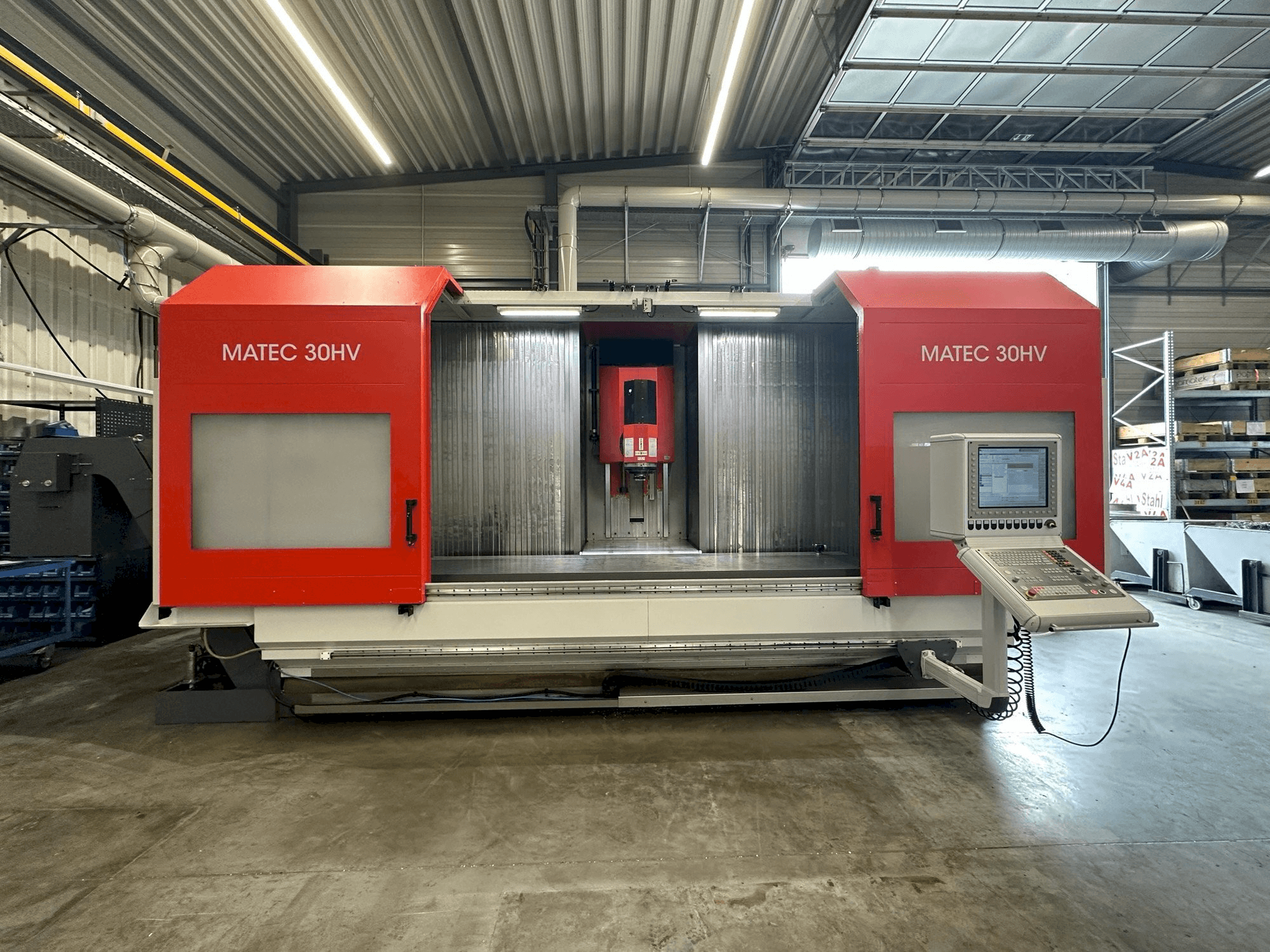 Makine Matec 30HV - Önden görünüm