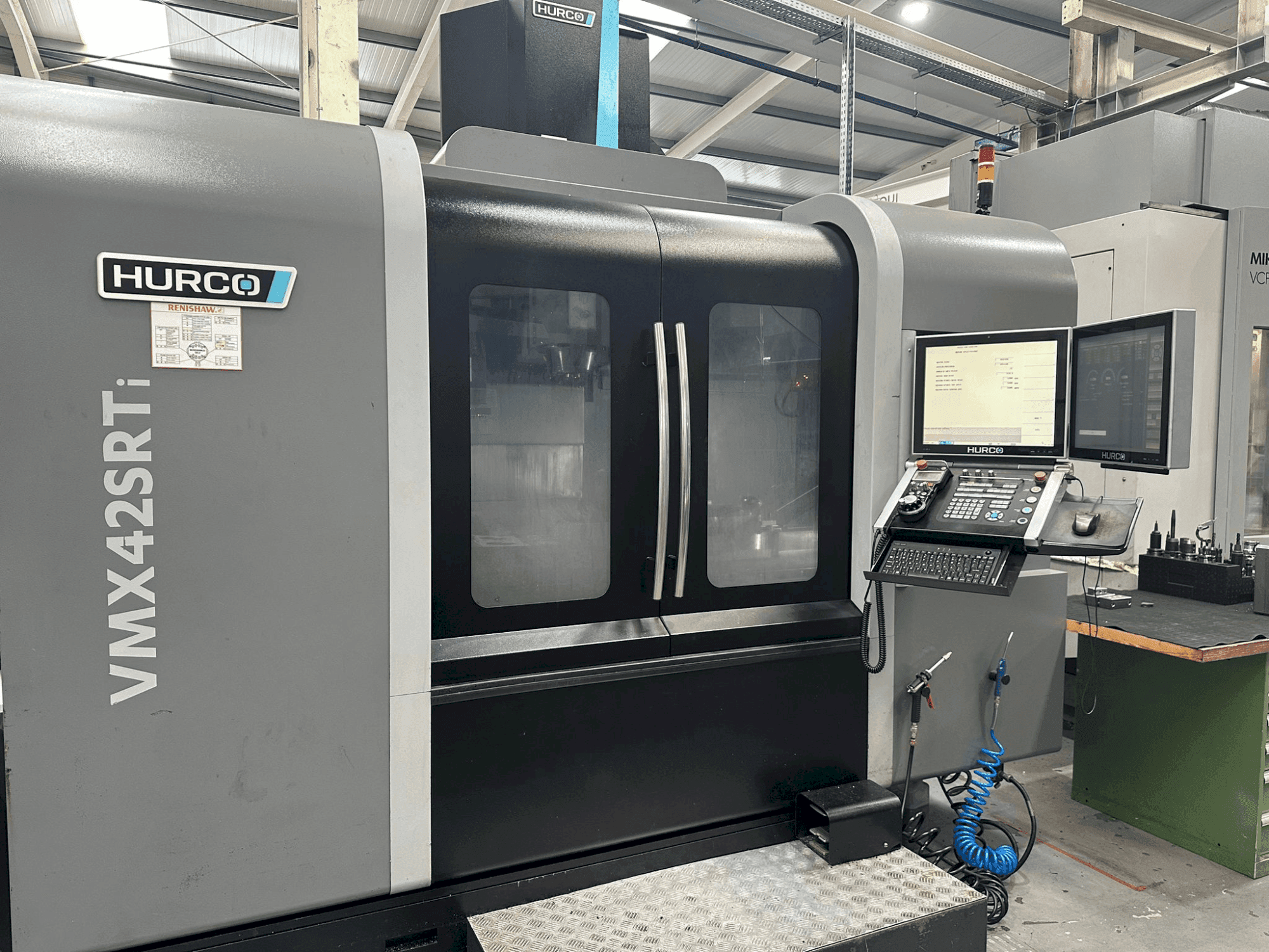 Makine Hurco VMX 42 SRTi - Önden görünüm