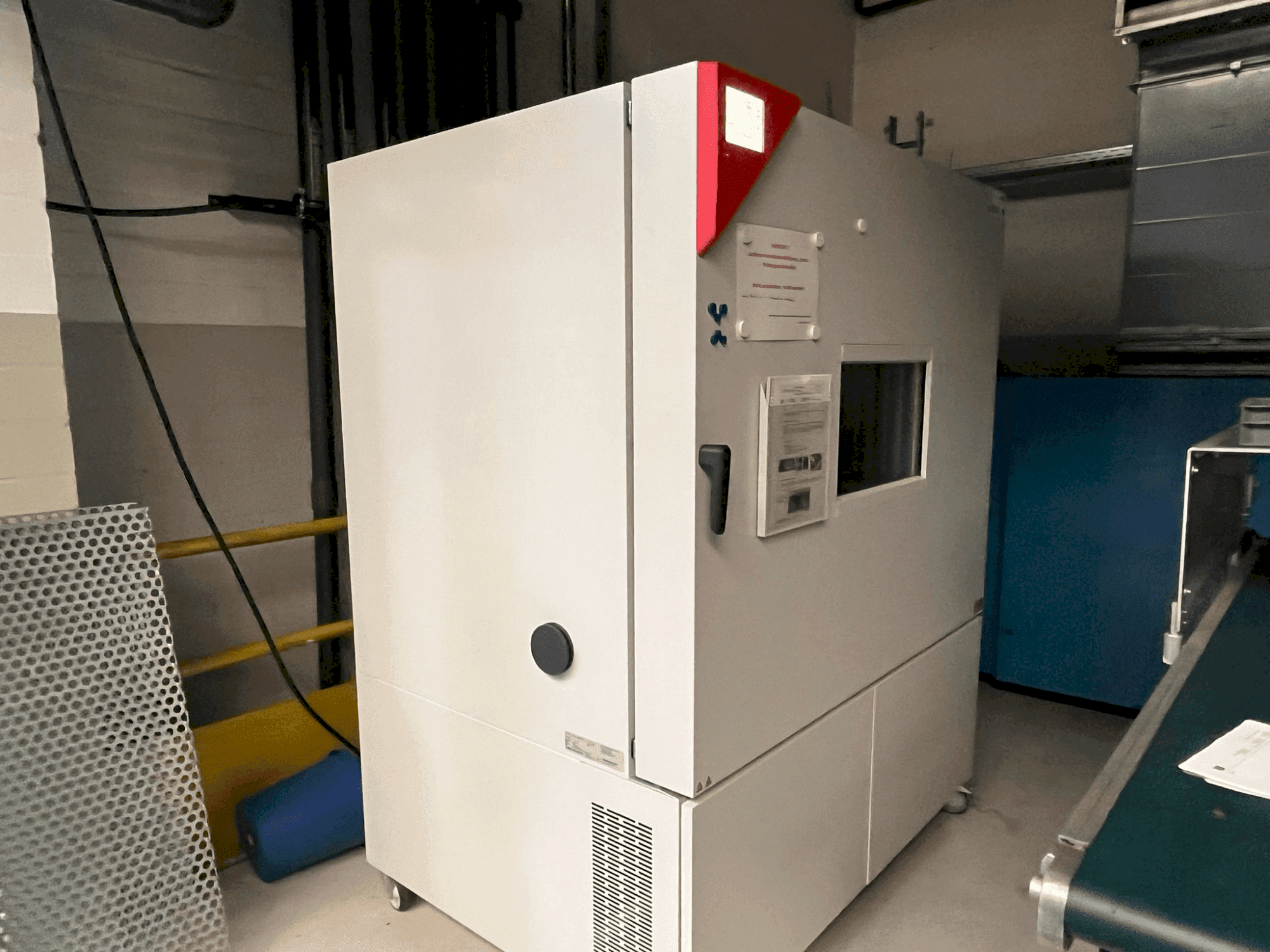 Makine BINDER MKFT 720 - Önden görünüm