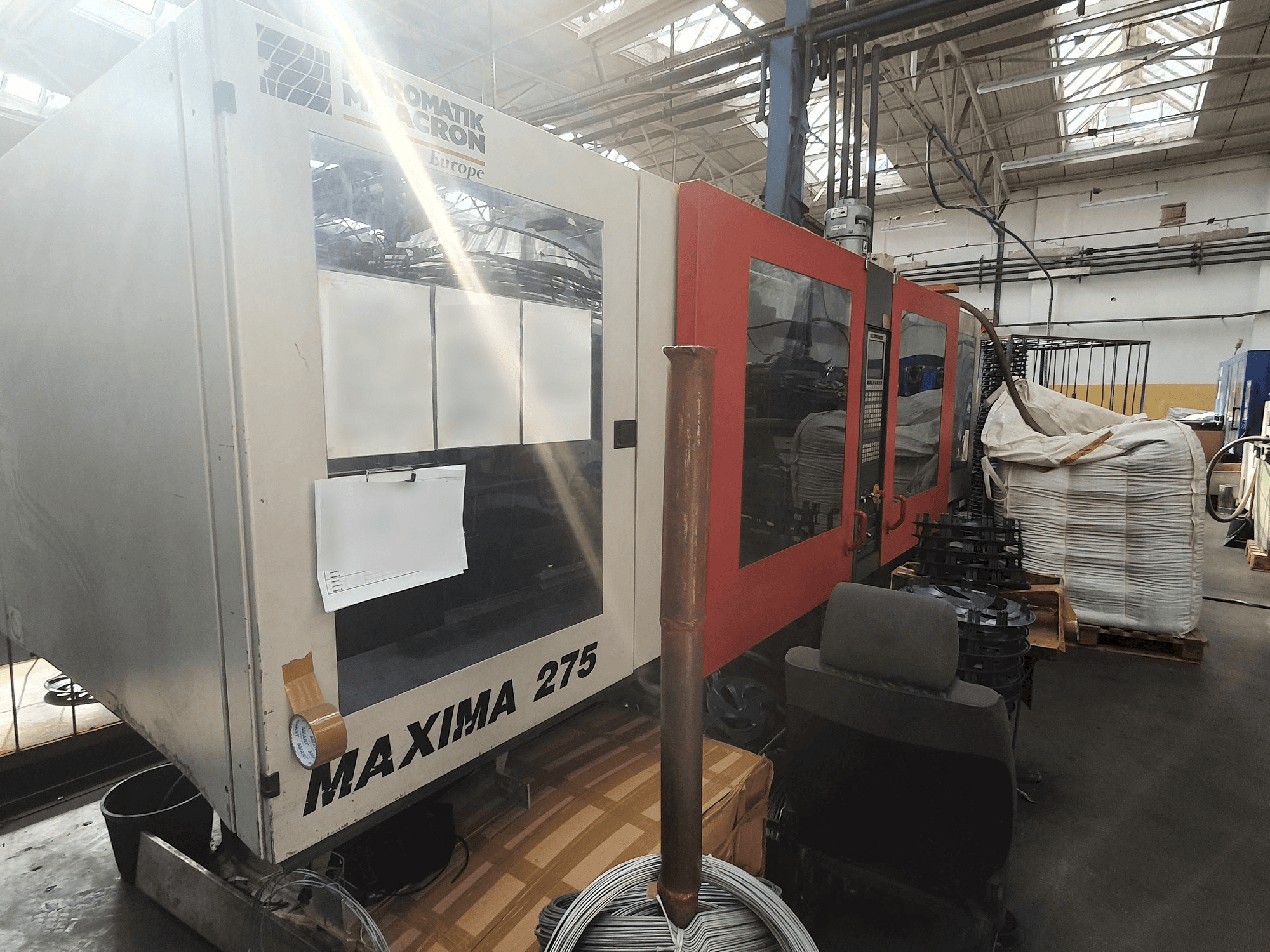 Makine FERROMATIK MILACRON MV 275 - Önden görünüm