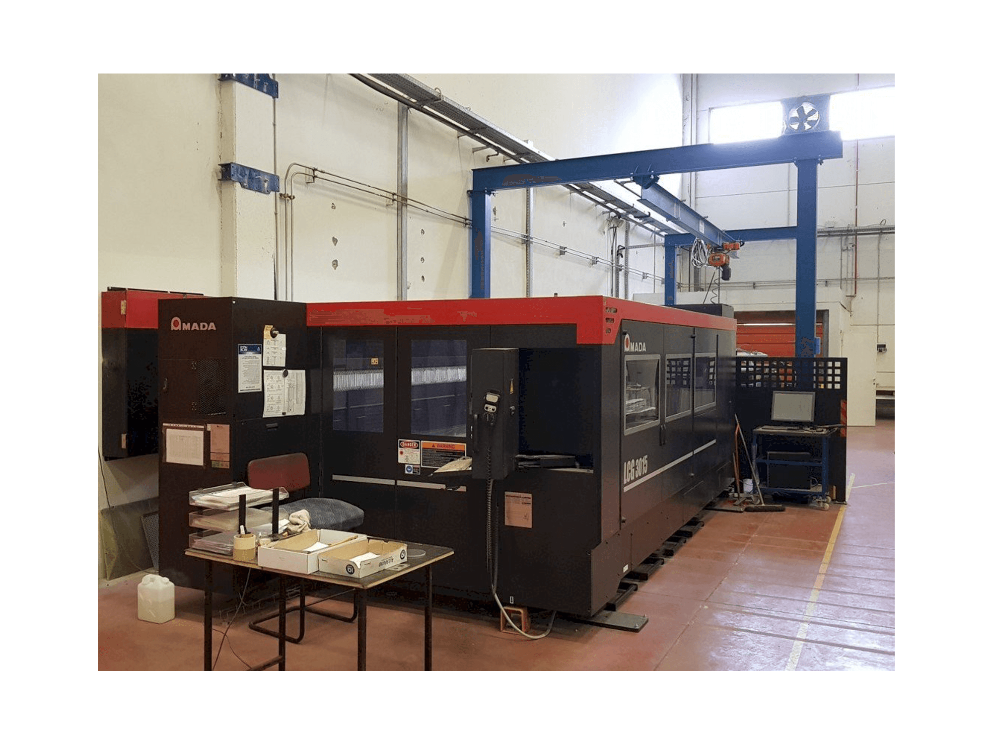 Makine AMADA Lcg 3015 - Önden görünüm
