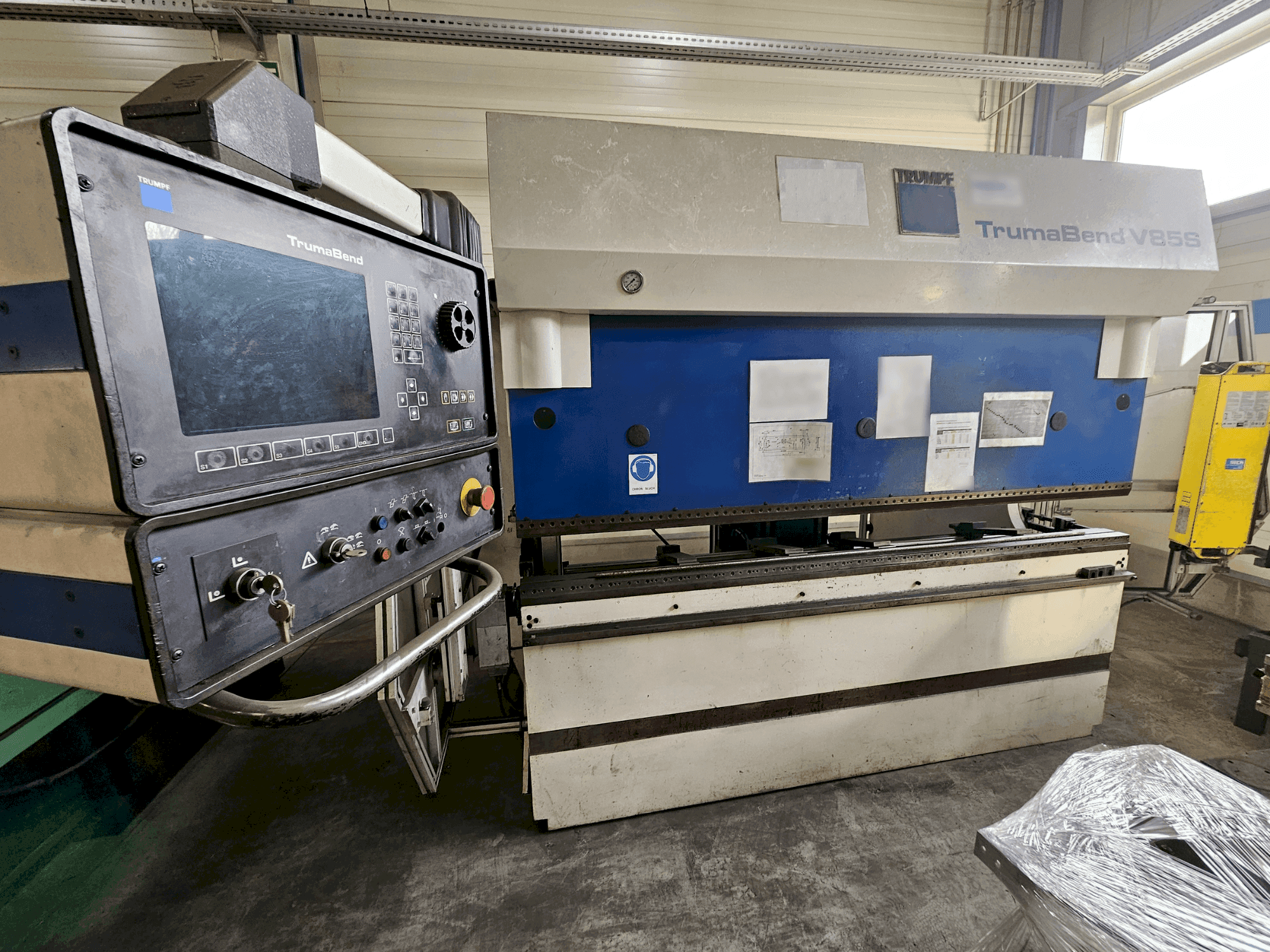 Makine TRUMPF TRUMABEND V85S - Önden görünüm