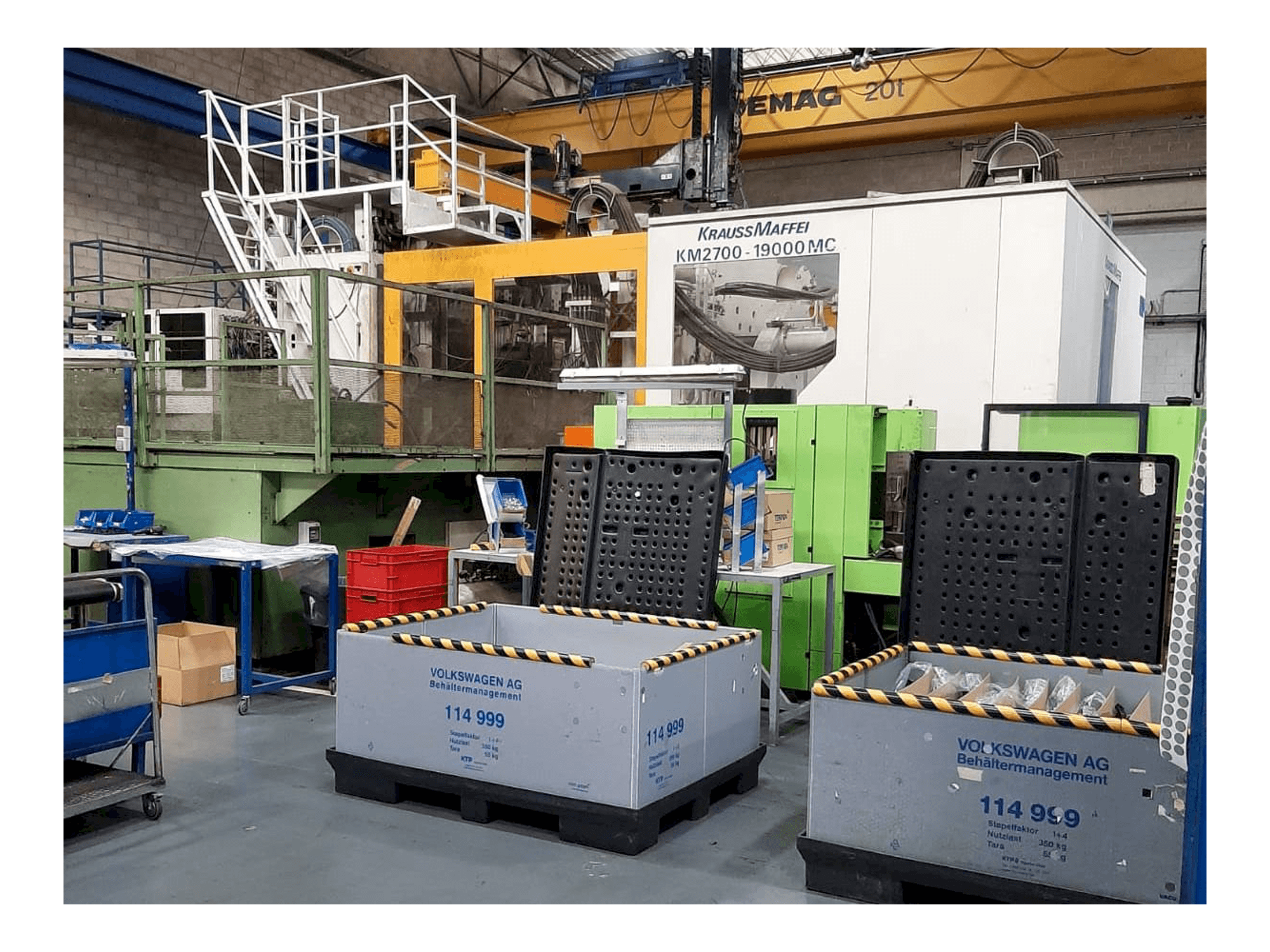 Makine Krauss Maffei 2700/19000 MC - Önden görünüm