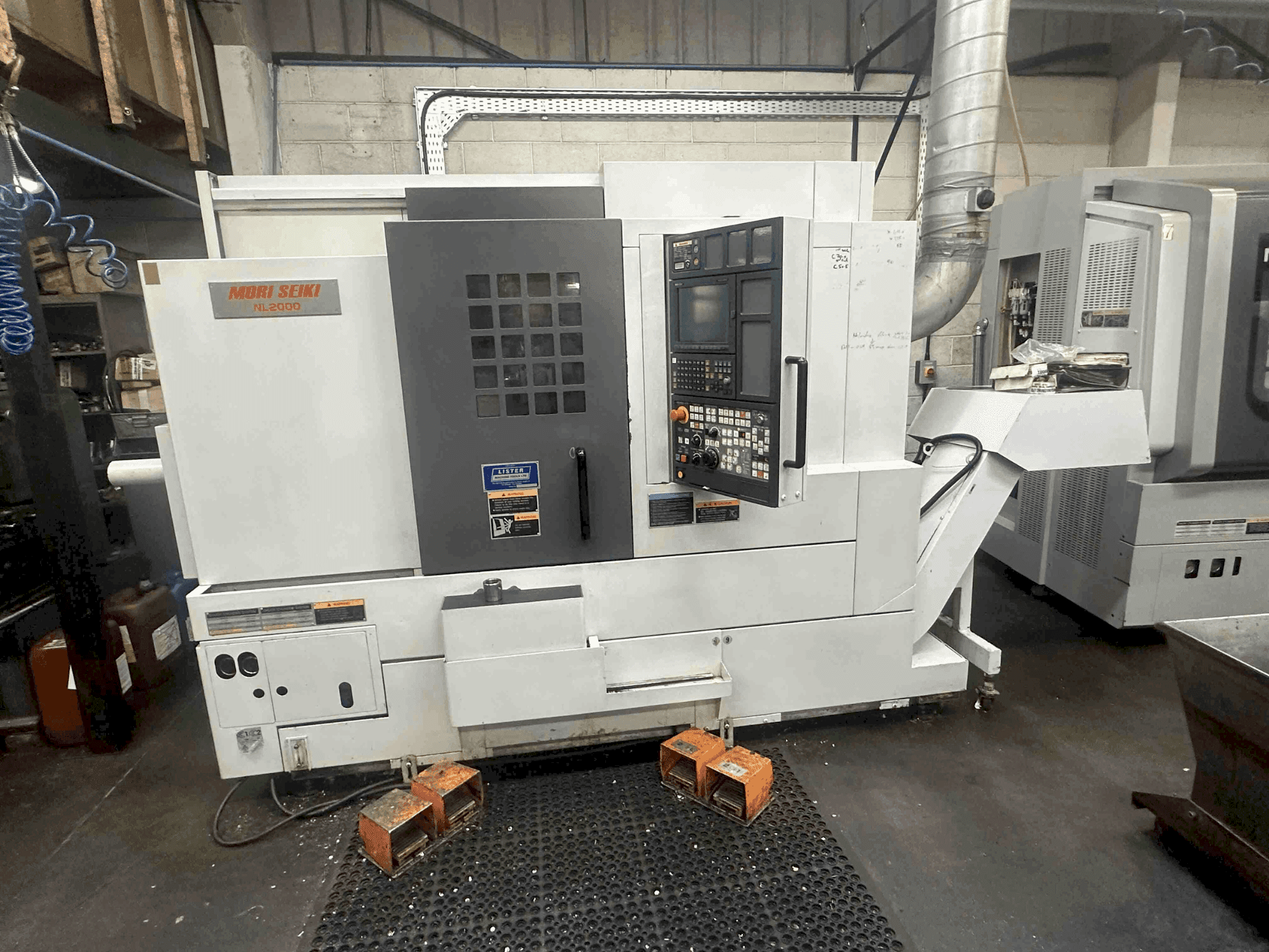 Makine MORI SEIKI NL2000SY/500 - Önden görünüm