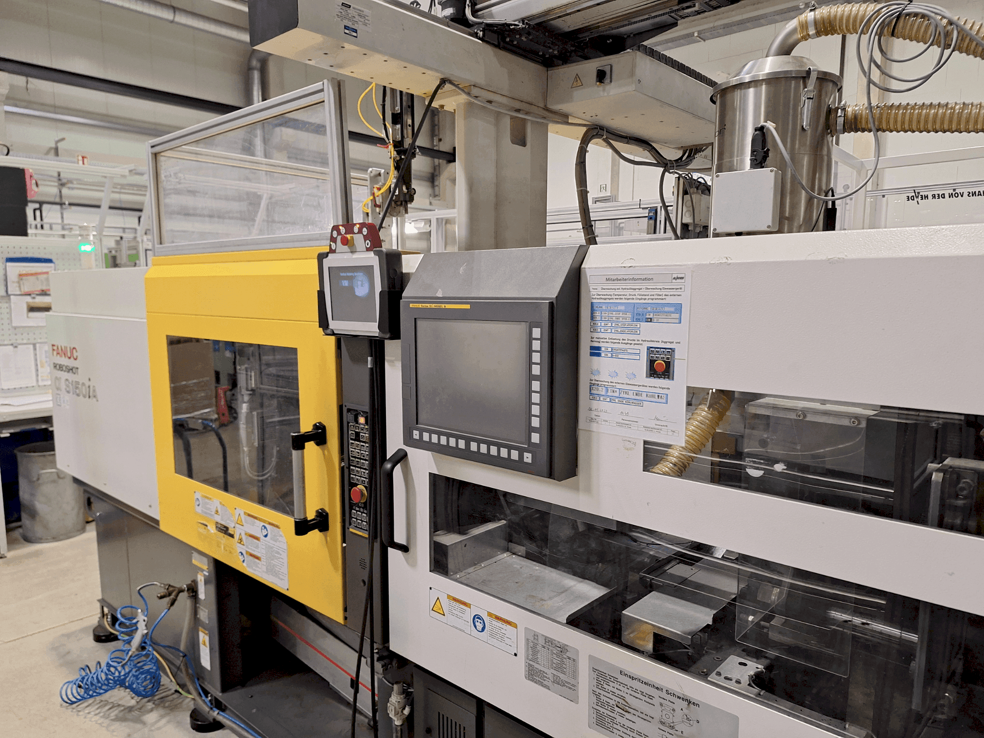 Makine FANUC Roboshot S150iA - Önden görünüm