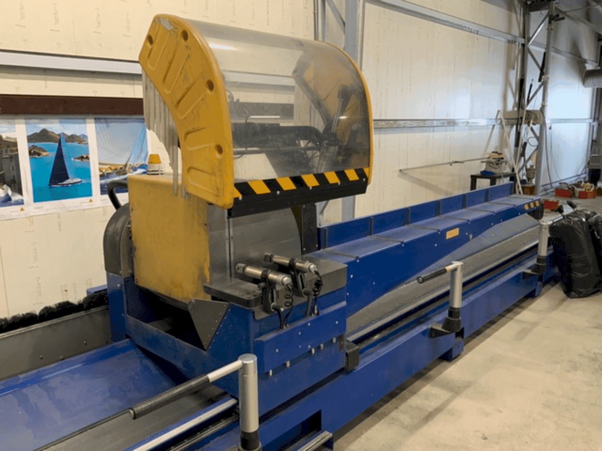 Makine SCHÜCO PDG e-Cut 600 - Önden görünüm