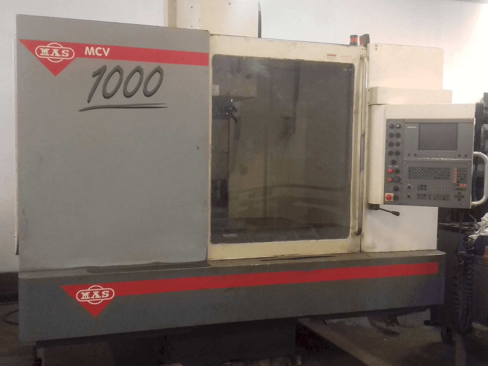 Makine KOVOSVIT MAS MCV 1000 CNC - Önden görünüm