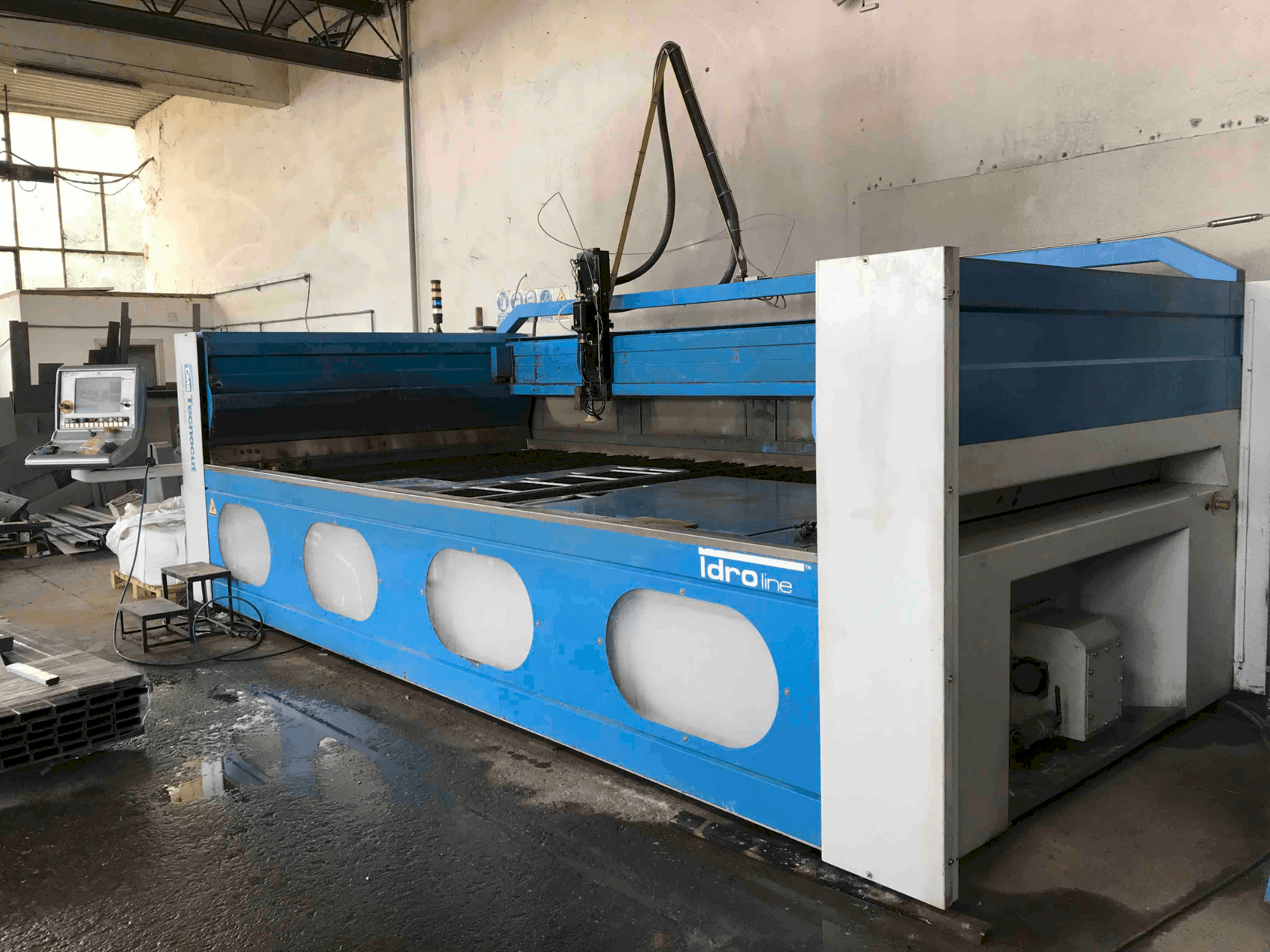 Makine CMS tecnocut JP 60hp - Önden görünüm