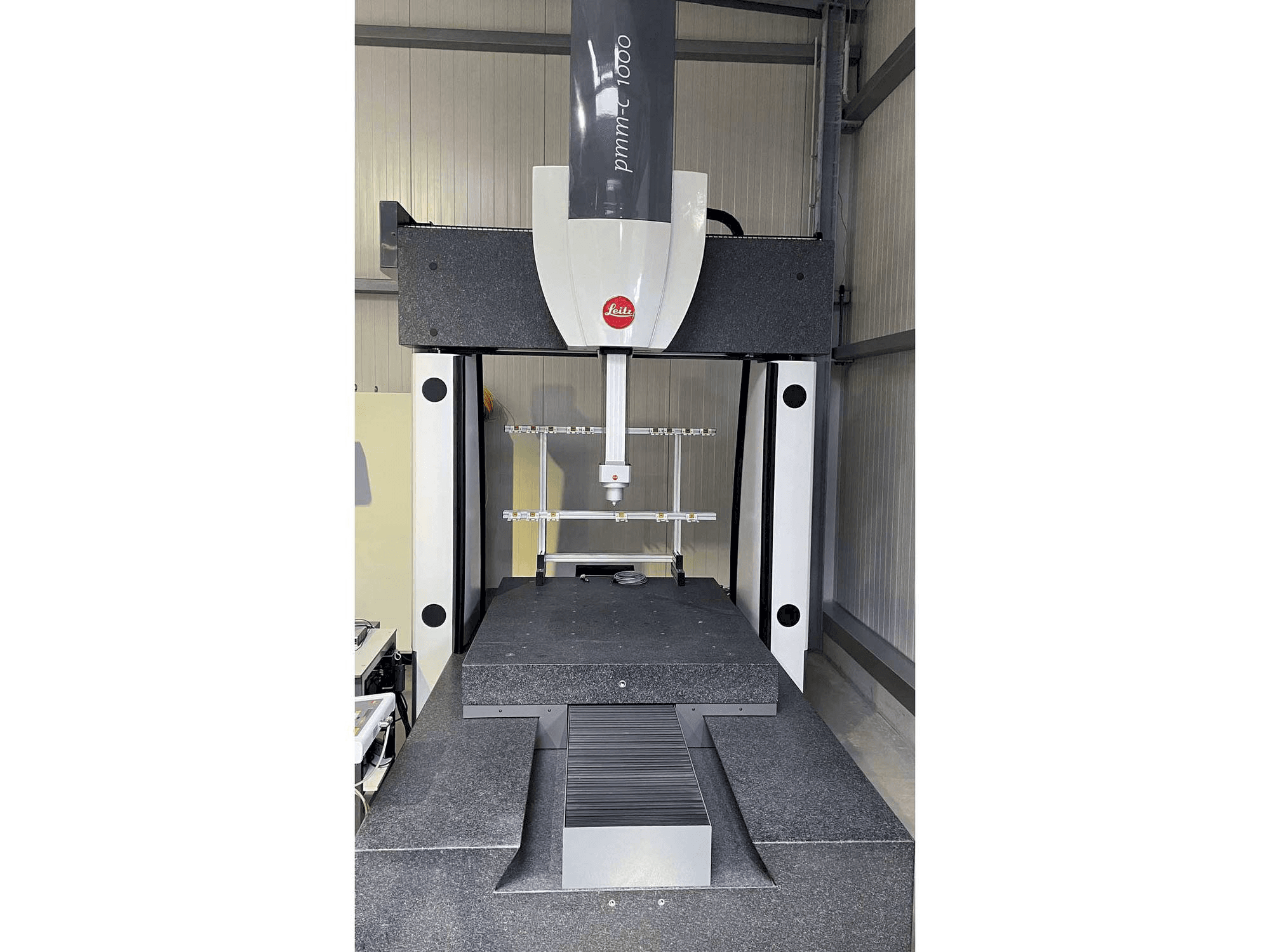 Makine Hexagon PMM-C 1000 - Önden görünüm