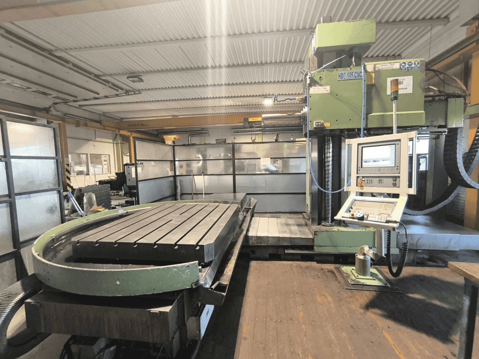 Makine MONTAVAR HBG 105 CNC - Önden görünüm
