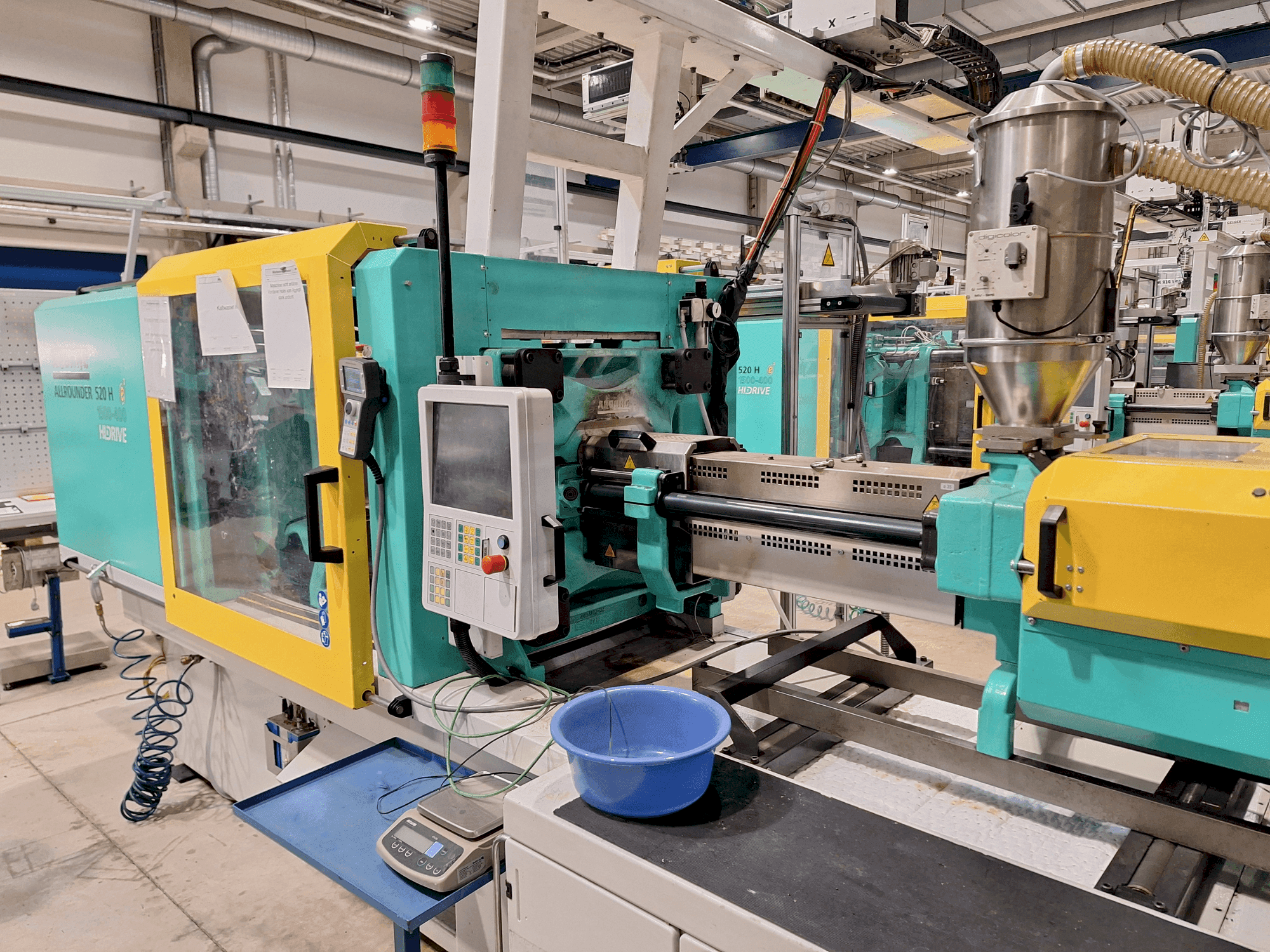 Makine Arburg 520 H 1500-400 - Önden görünüm