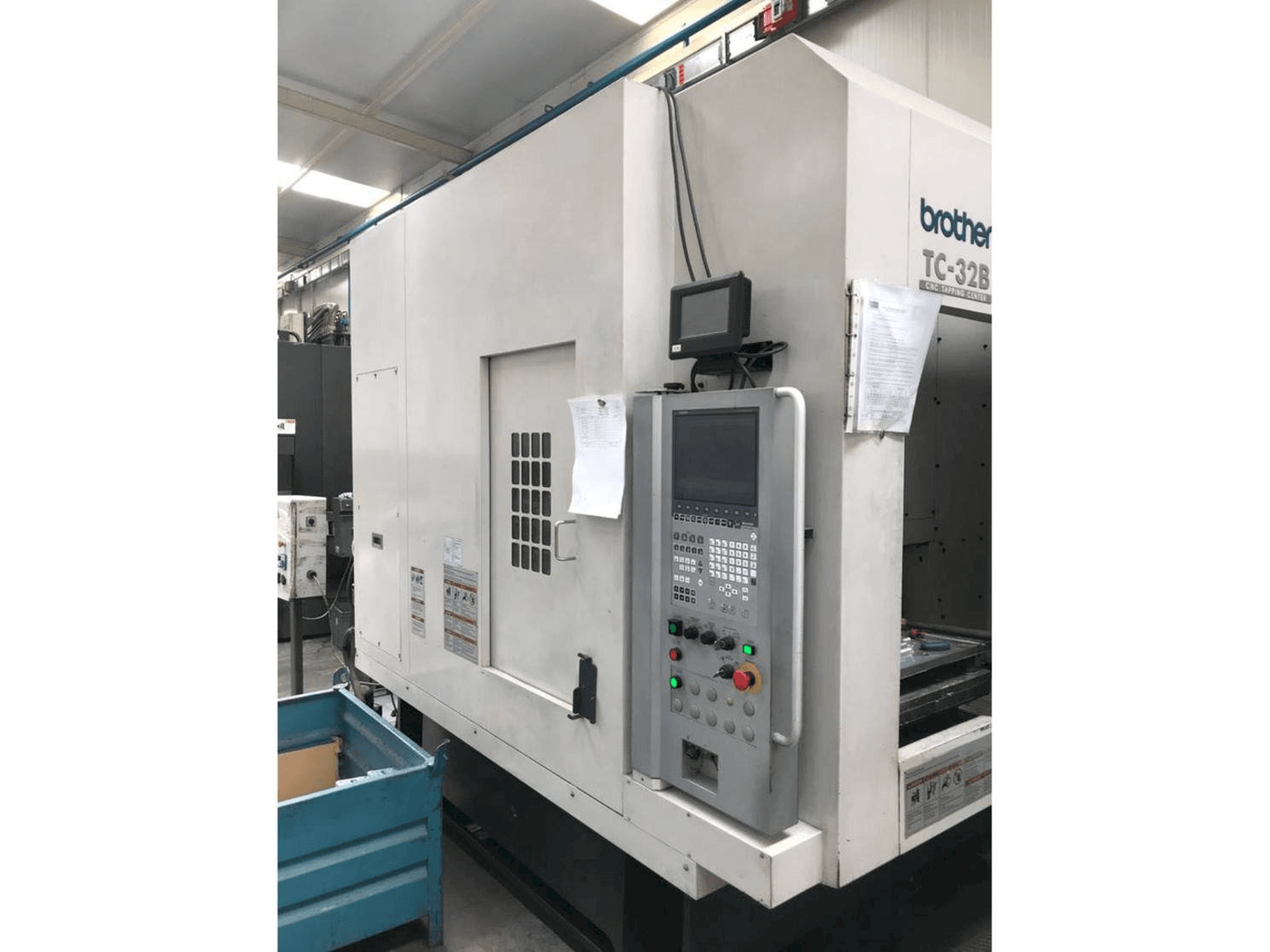 Makine Brother TC-32BN QT - Önden görünüm