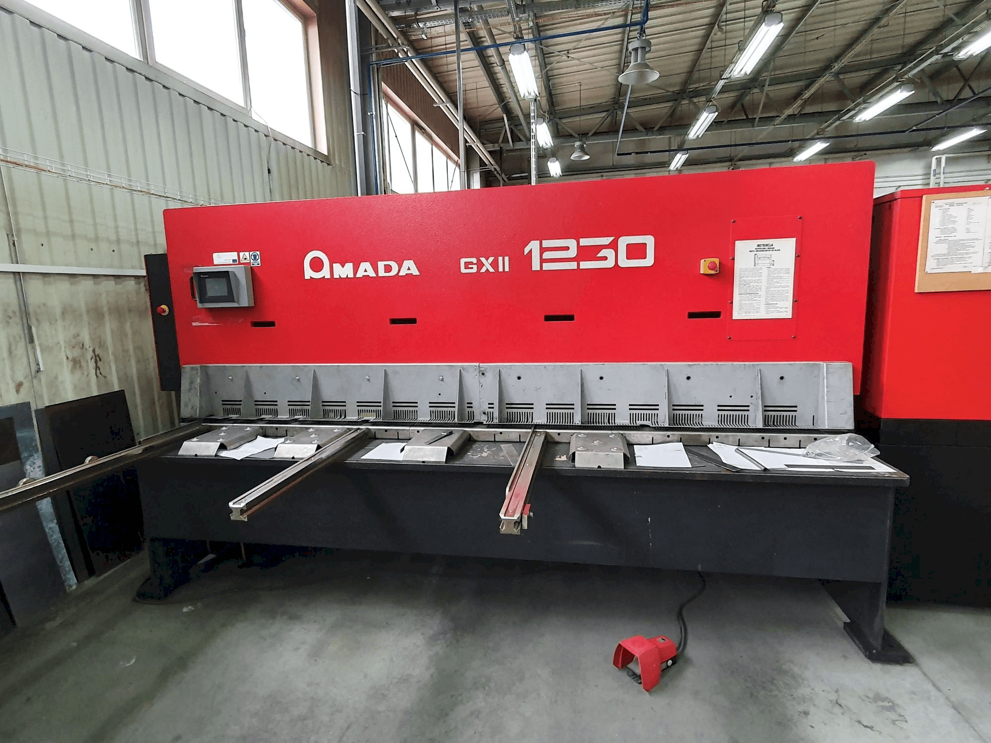 Makine AMADA GX II 1230 - Önden görünüm