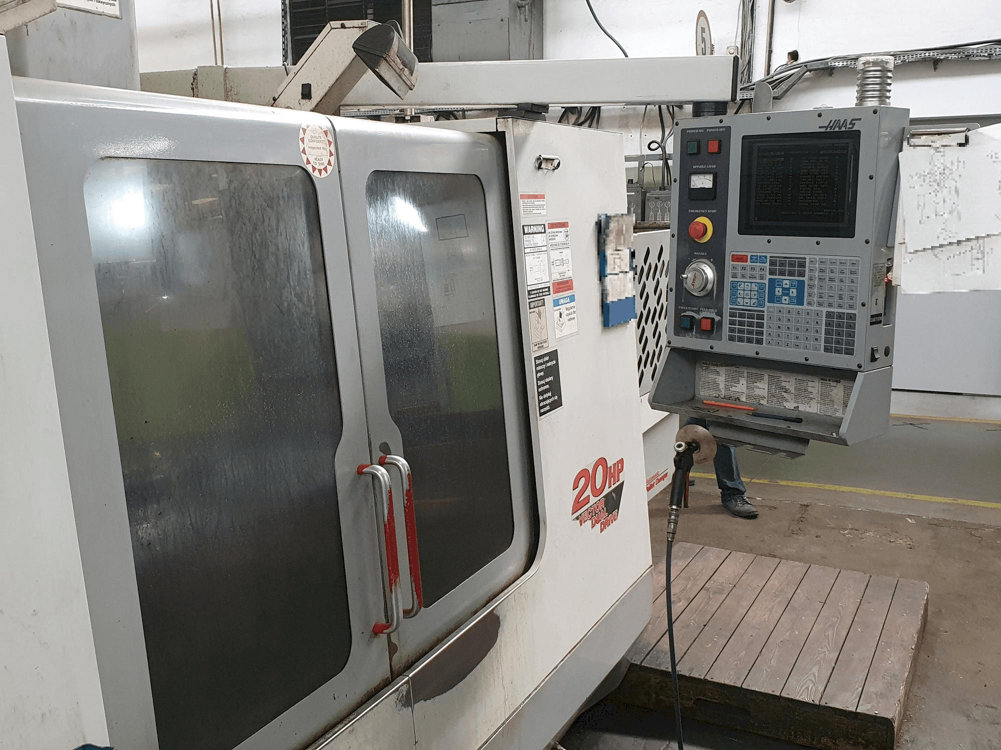 Makine HAAS VF-3 - Önden görünüm