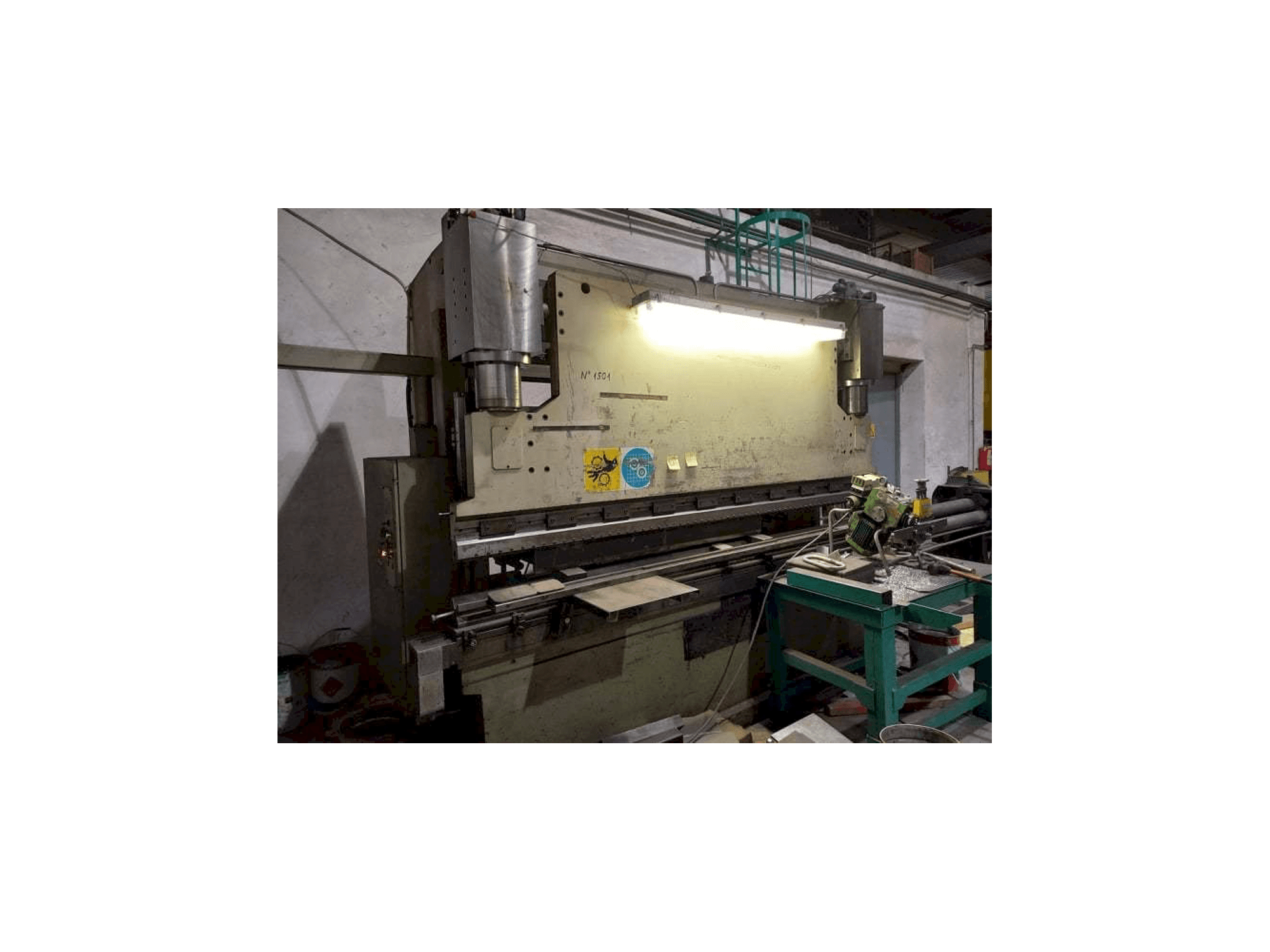 Makine DONEWELL HP3B - Önden görünüm