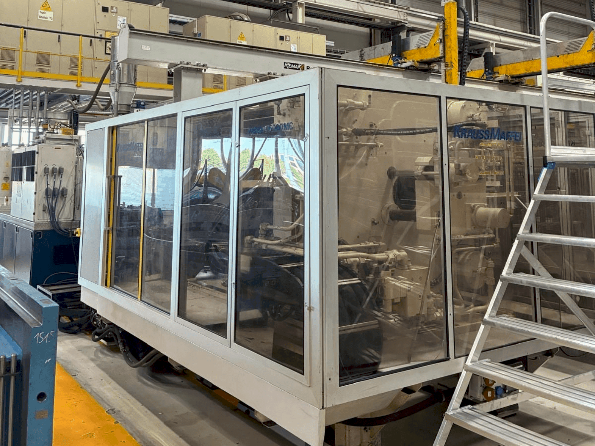 Makine Krauss Maffei 800-5000MC4 - Önden görünüm