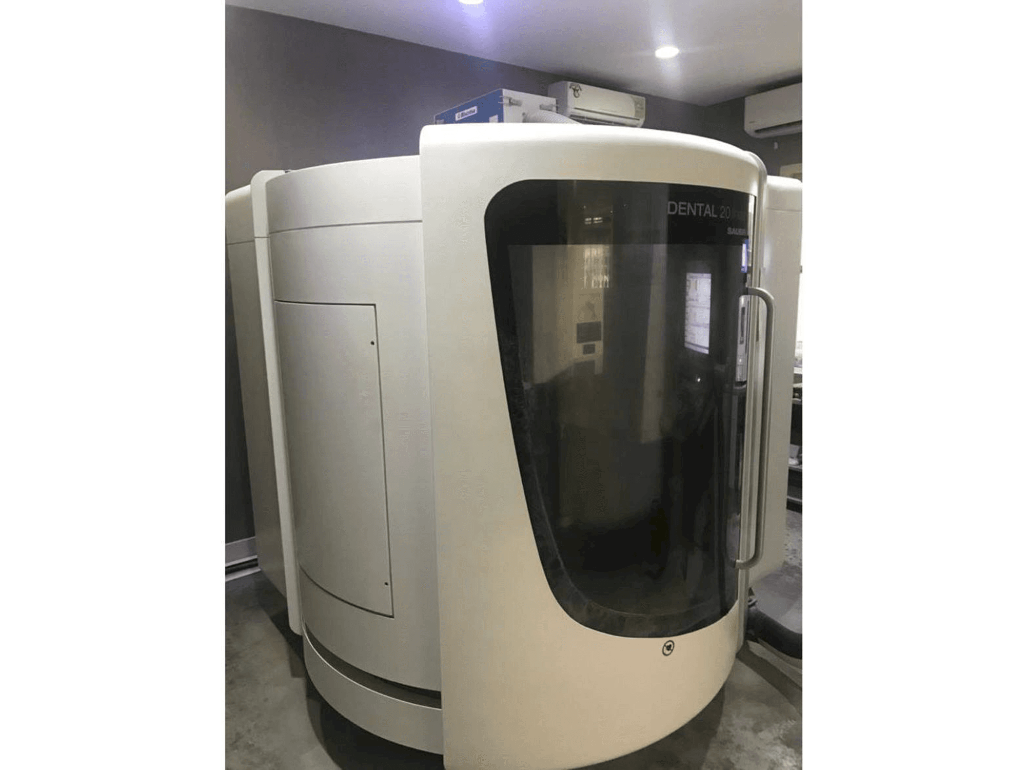 Makine DMG Mori Seiki HSC 20 Linear Dental Sauer - Önden görünüm
