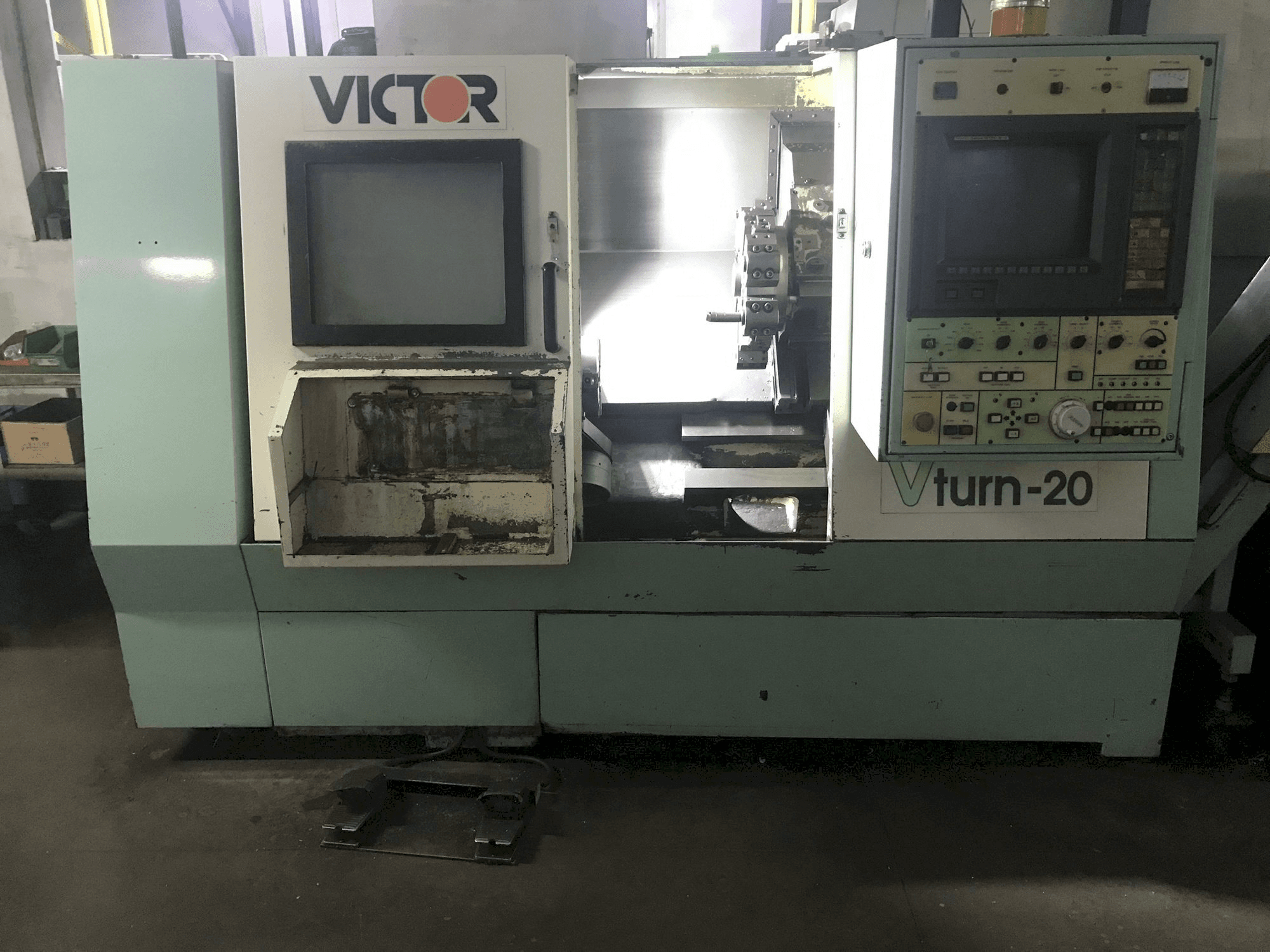 Makine Victor Vturn-20 - Önden görünüm