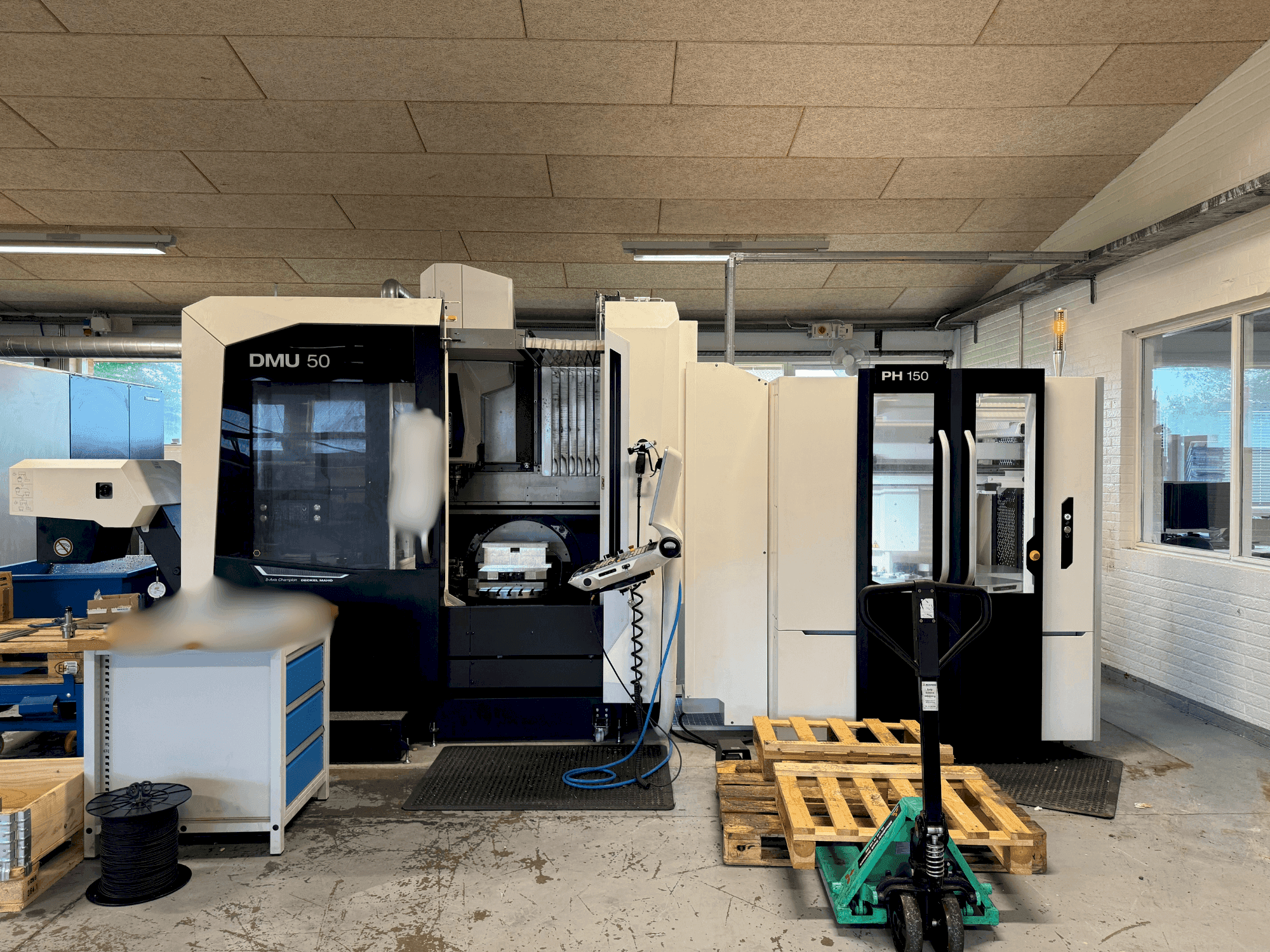 Makine DMG MORI DMU 50 + PH 150 - Önden görünüm