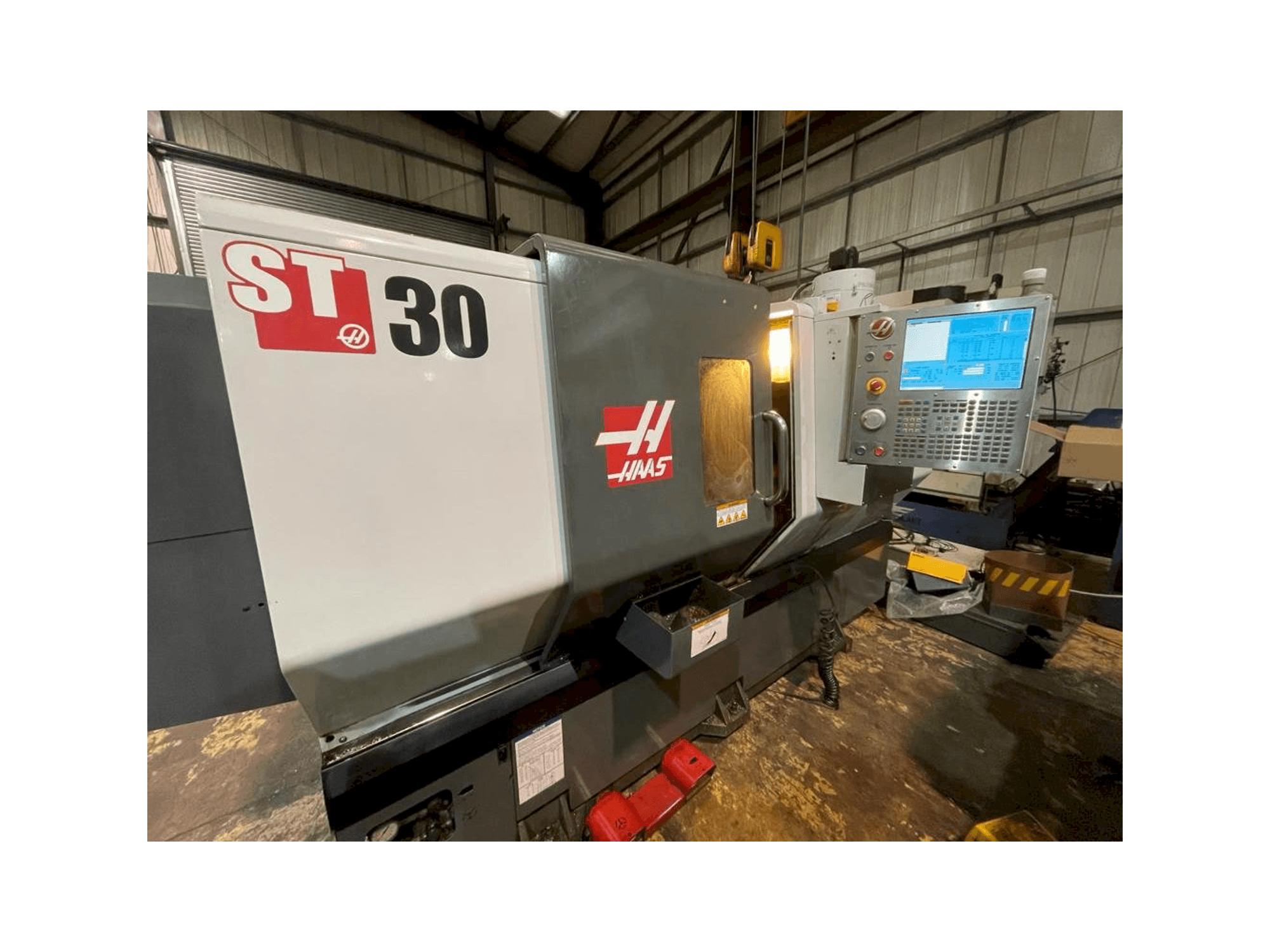Makine HAAS ST-30 - Önden görünüm