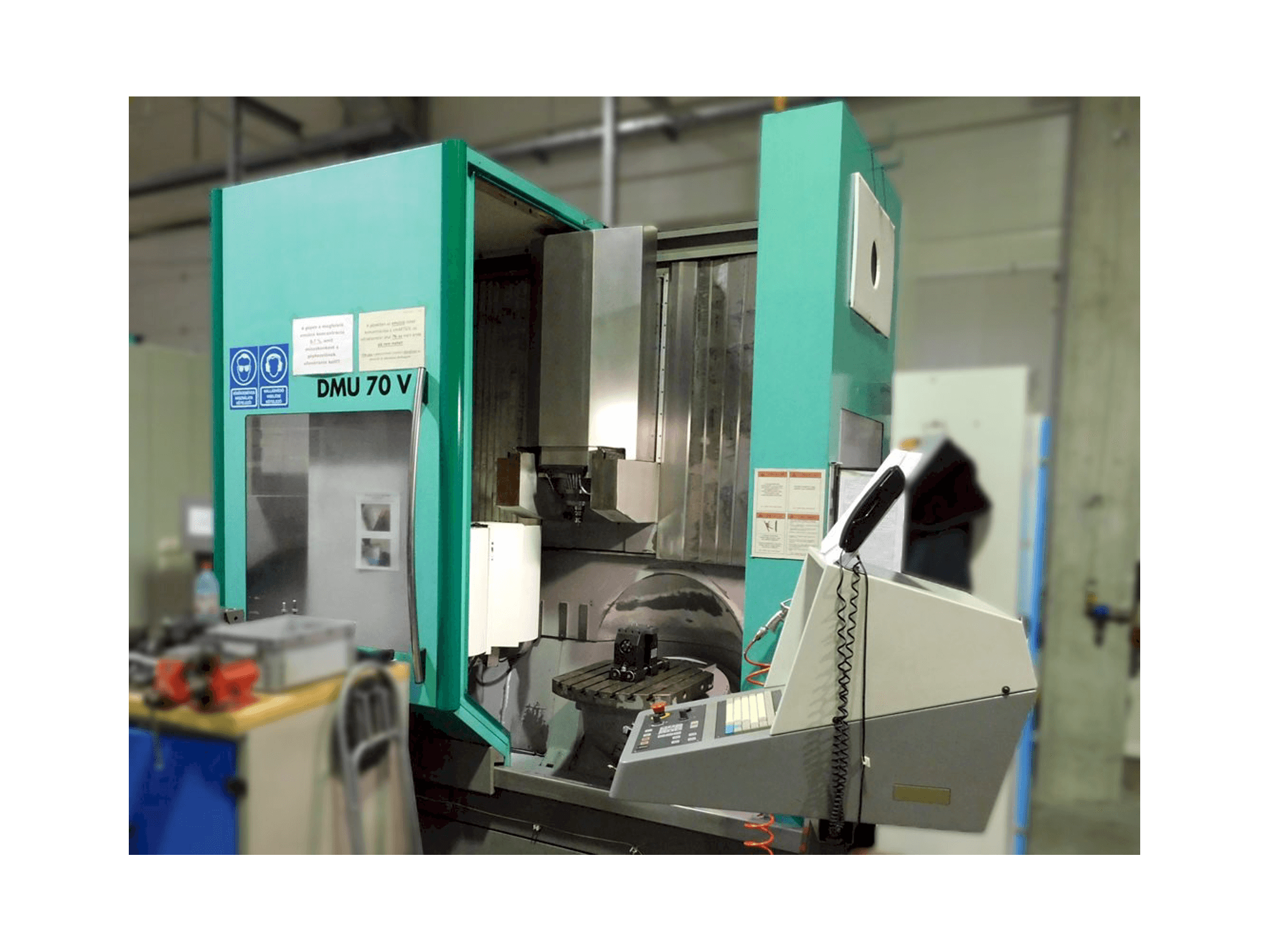 Makine DMG DMU 70 V - Önden görünüm