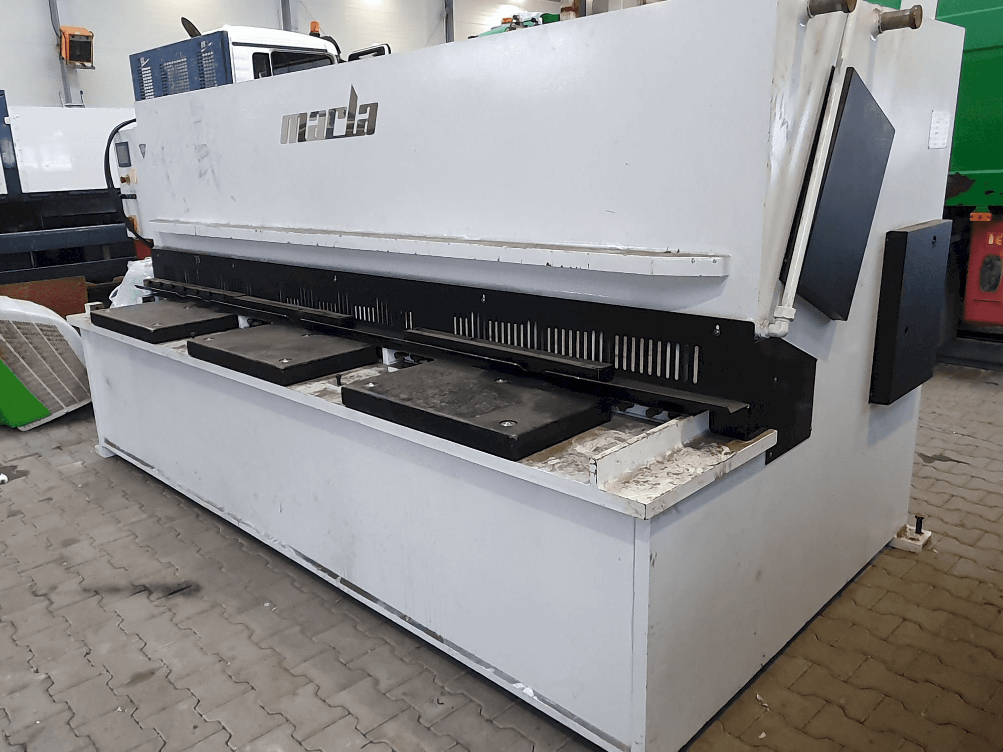 Makine MARLA S-CUT 3010 - Önden görünüm