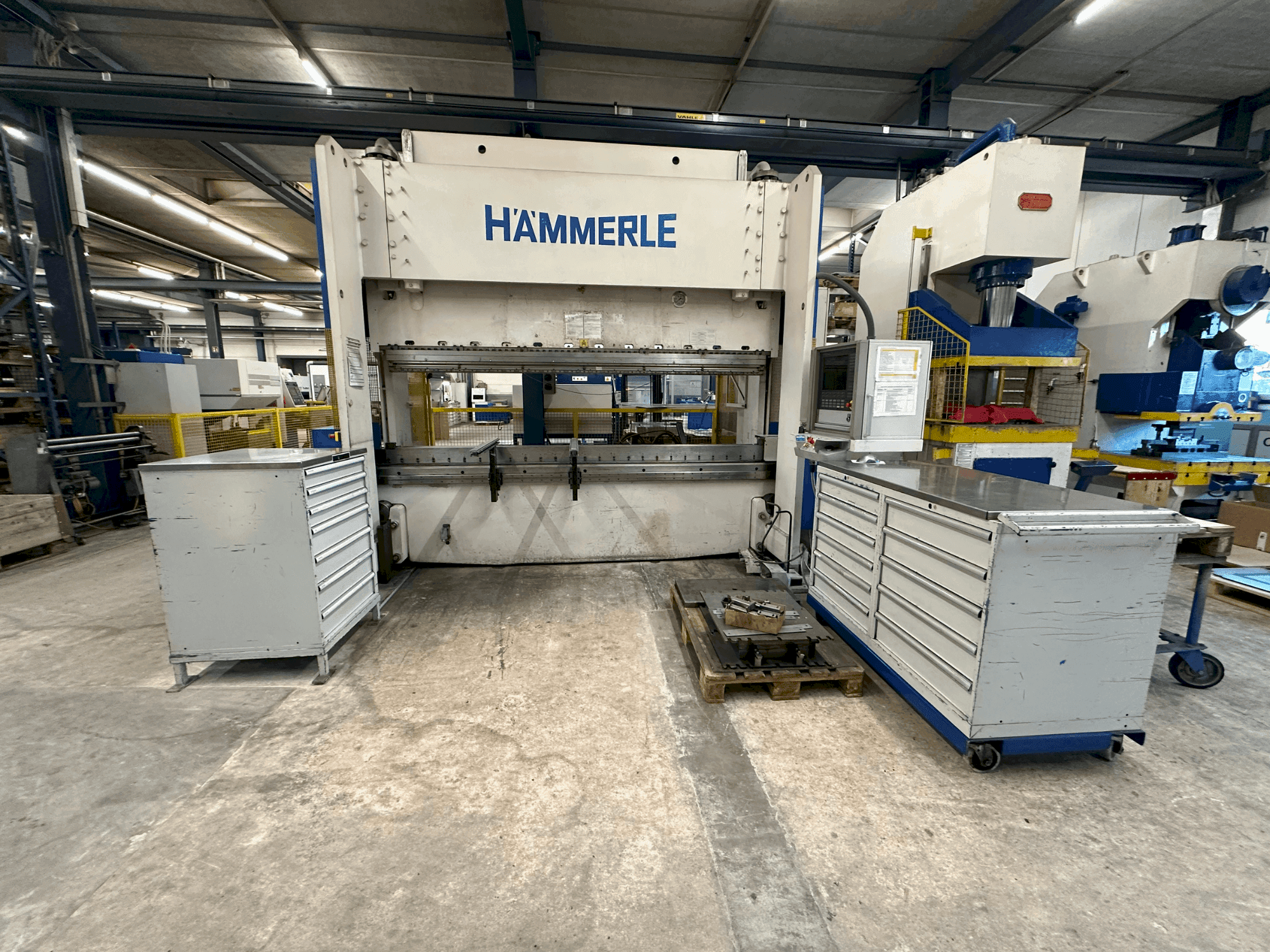 Makine HAMMERLE BM 200 - 3100 - Önden görünüm