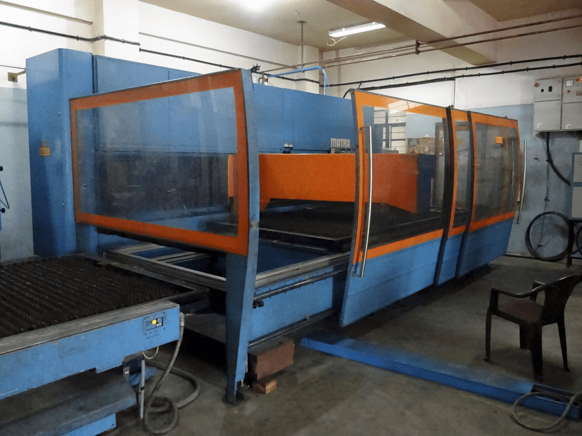 Makine Prima Power - Sol görünüm Platino 1530