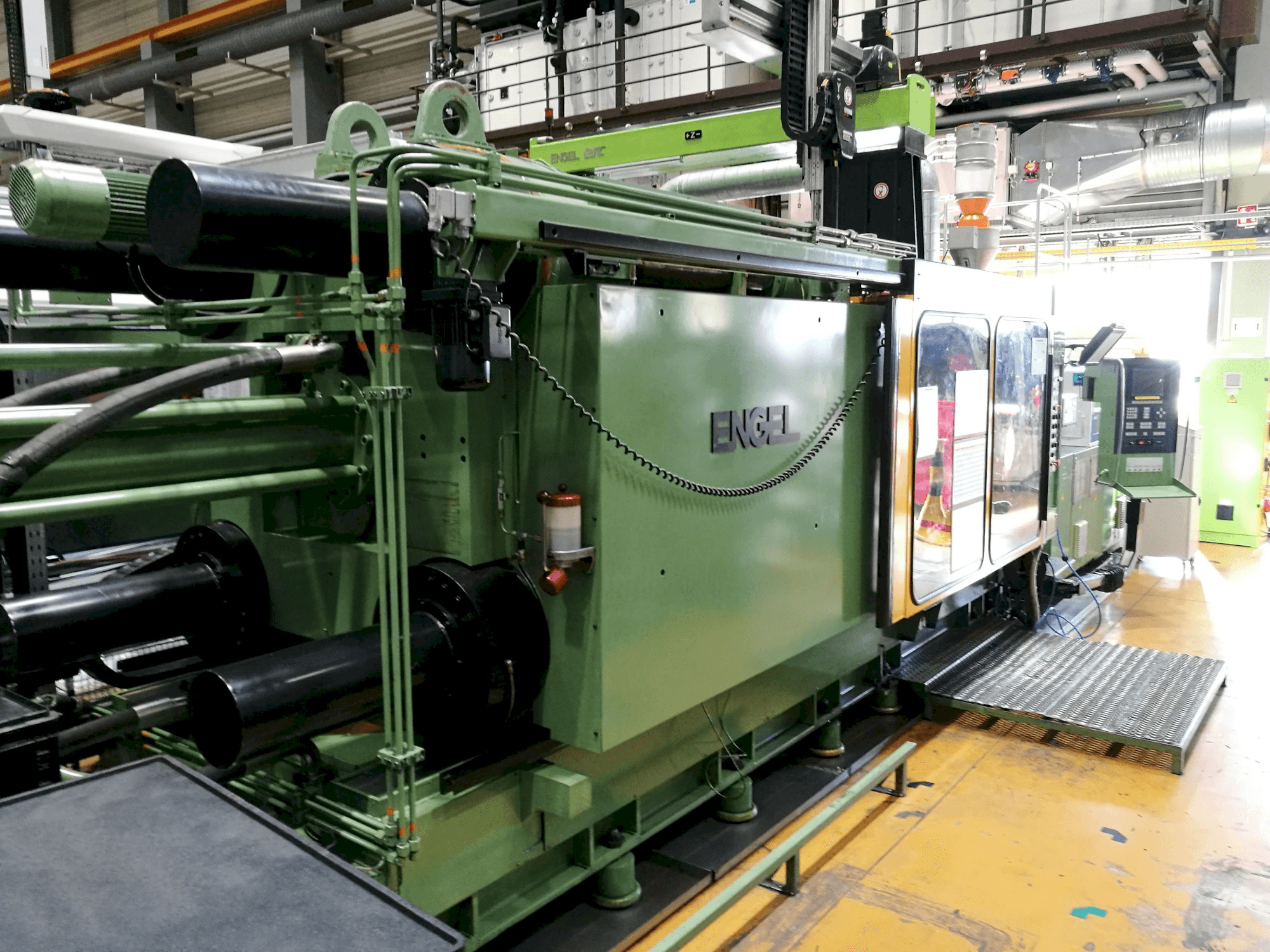 Makine ENGEL - Sağdan görünüm ES 4400/800