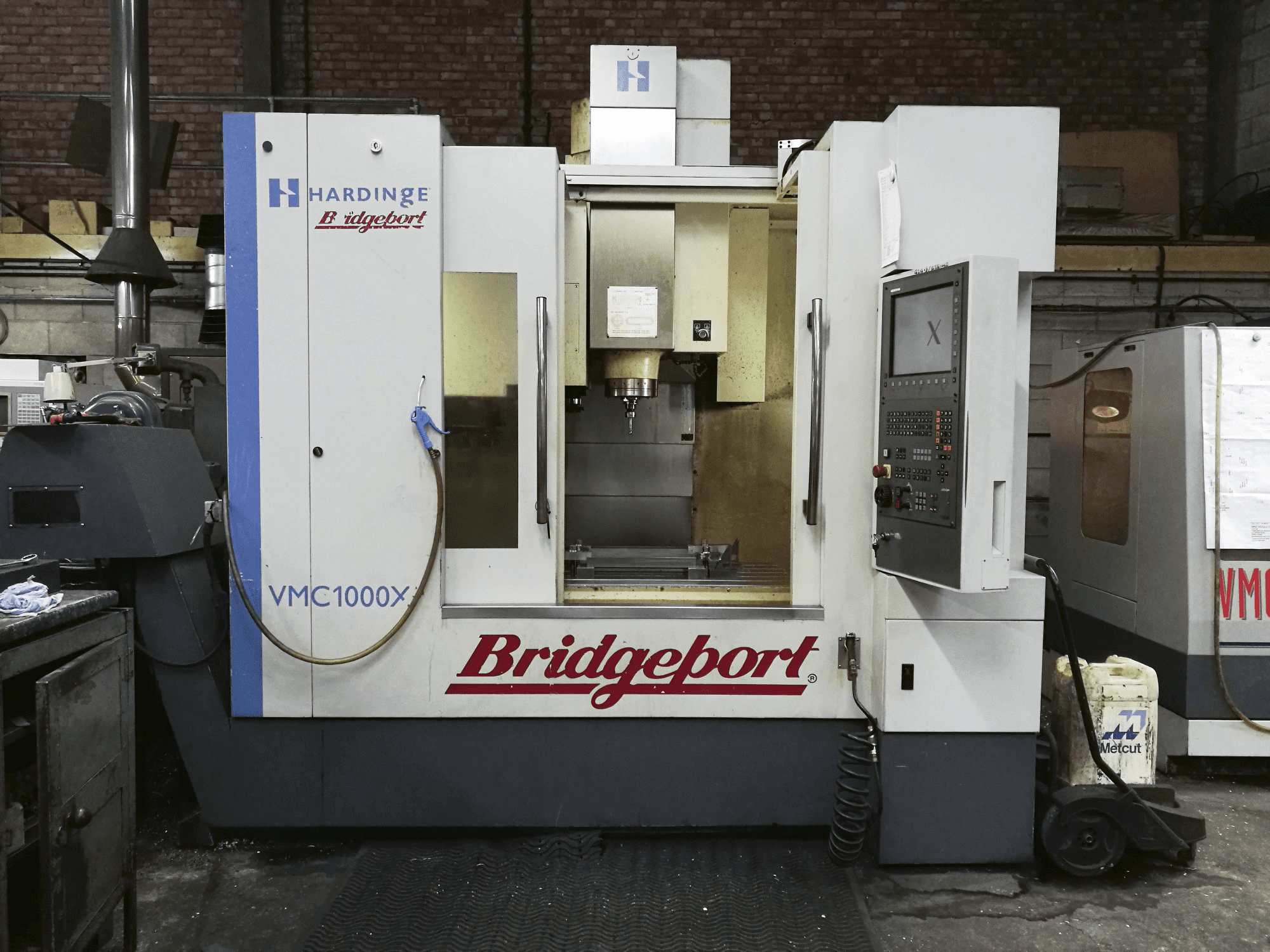 Makine Bridgeport - Önden görünüm VMC XP3-1000