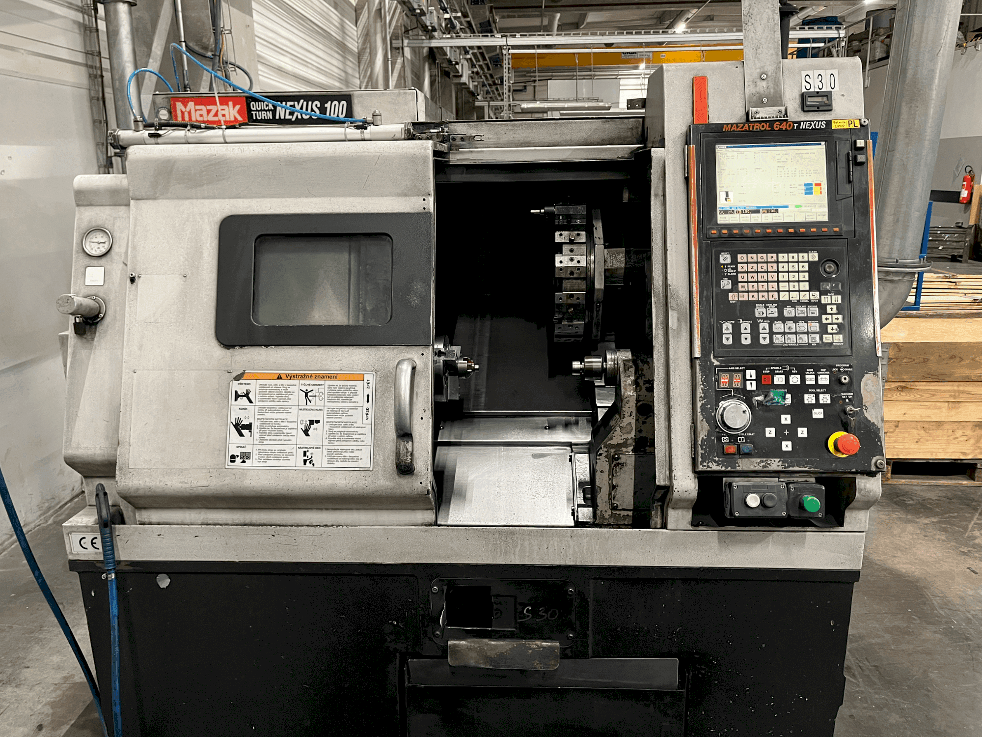 Makine Mazak Quick Turn Nexus 100 - Önden görünüm