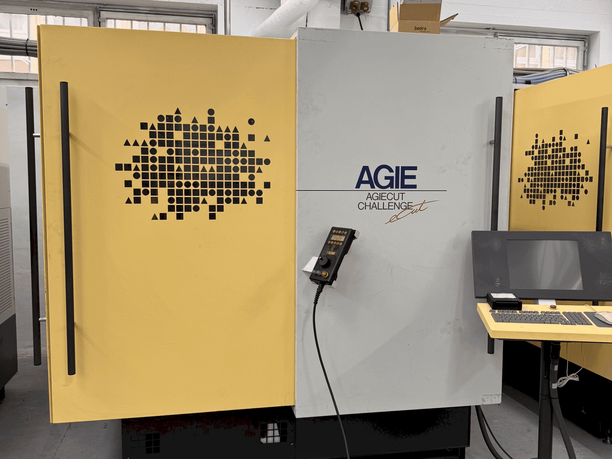 Makine AGIE Challenge 2 eCut - Önden görünüm