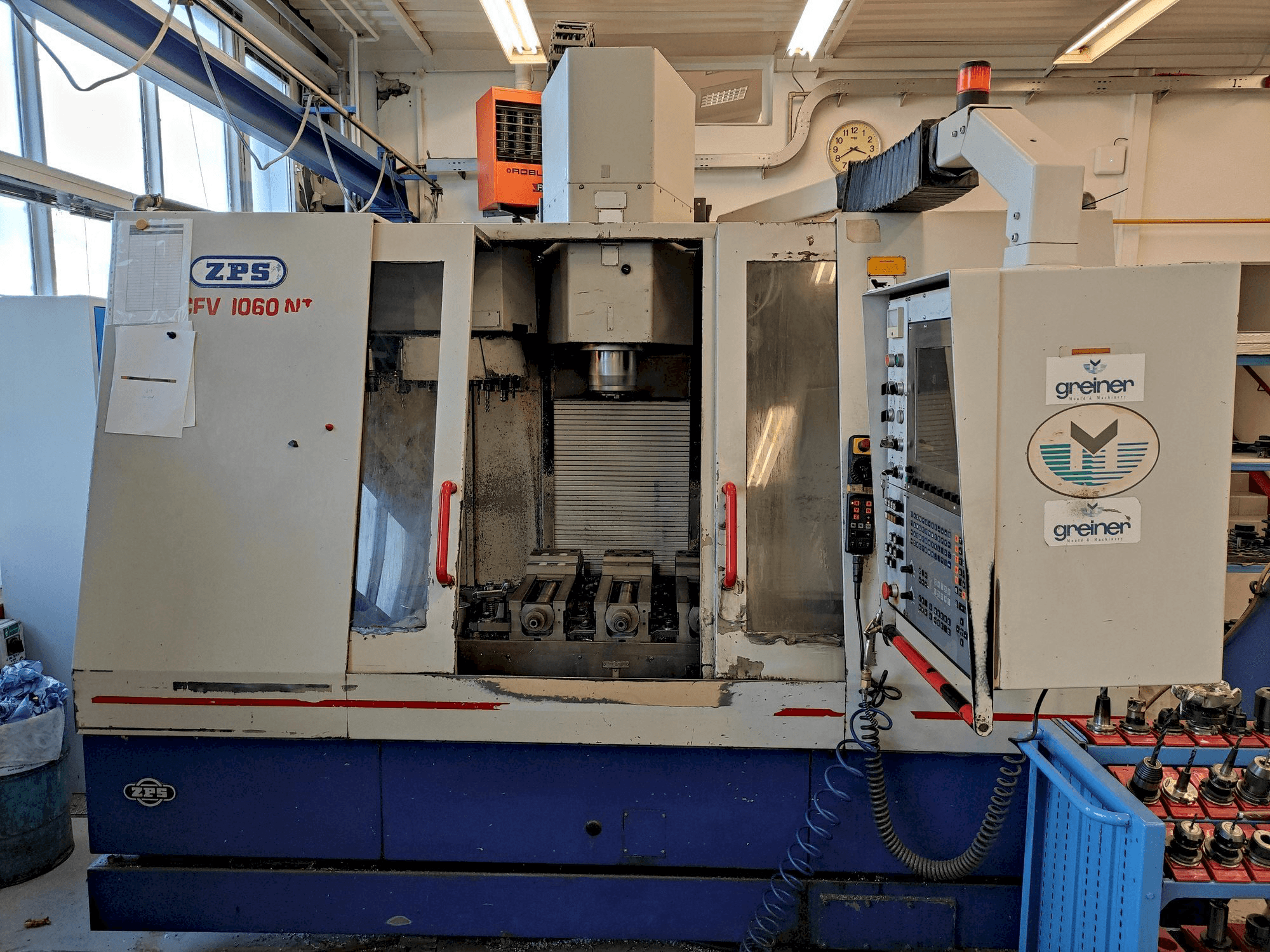 Makine ZPS MCFV 1060 NT - Önden görünüm