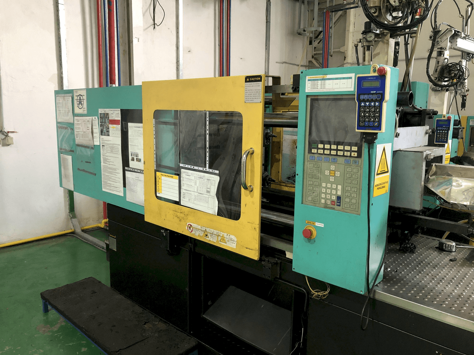 Makine Hyundai K-150V - Önden görünüm