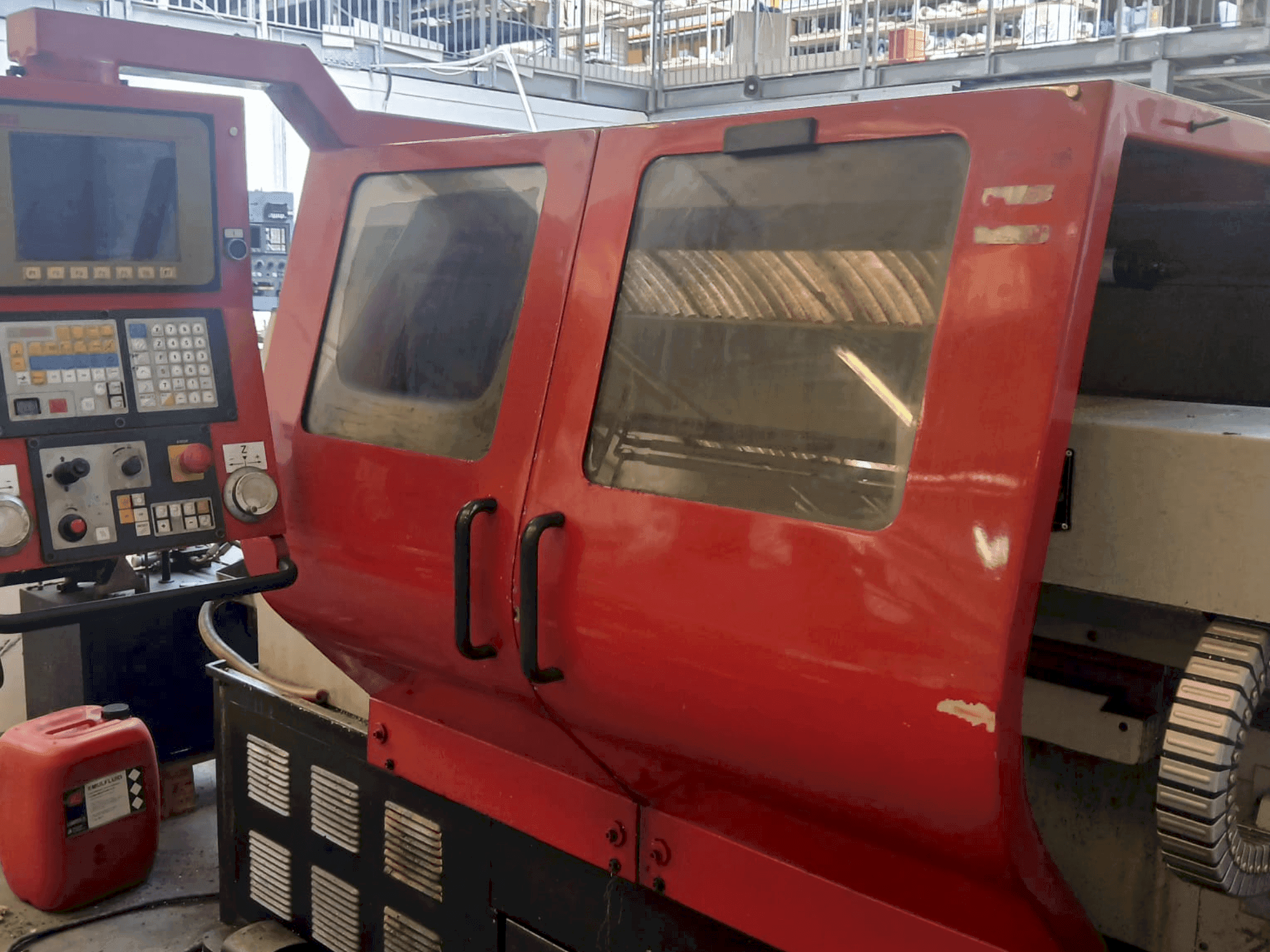 Makine EMCO EMCOMAT-E 200X1000 - Önden görünüm