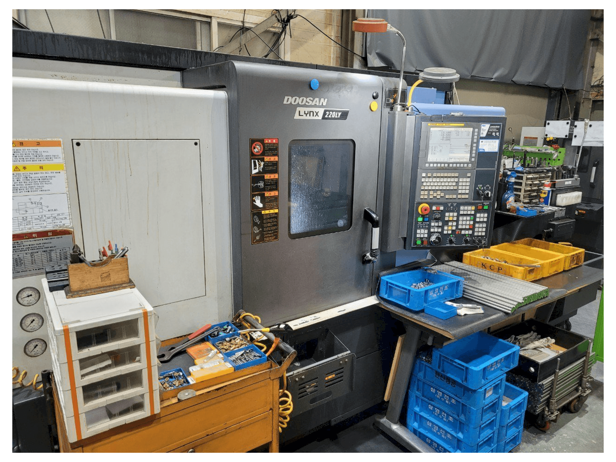 Makine Doosan LYNX220LYA - Önden görünüm