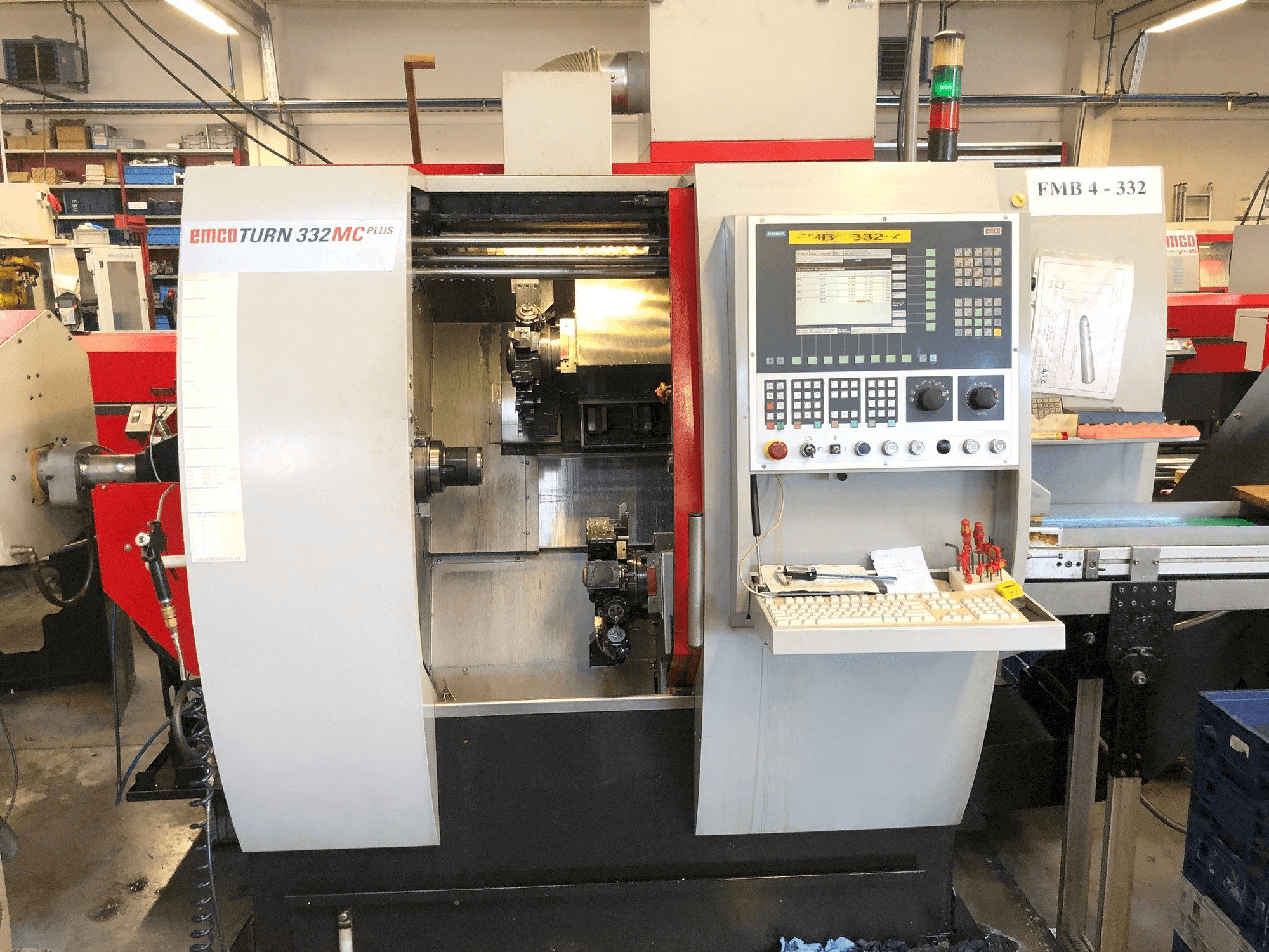 Makine EMCO TURN 332 MC - Önden görünüm