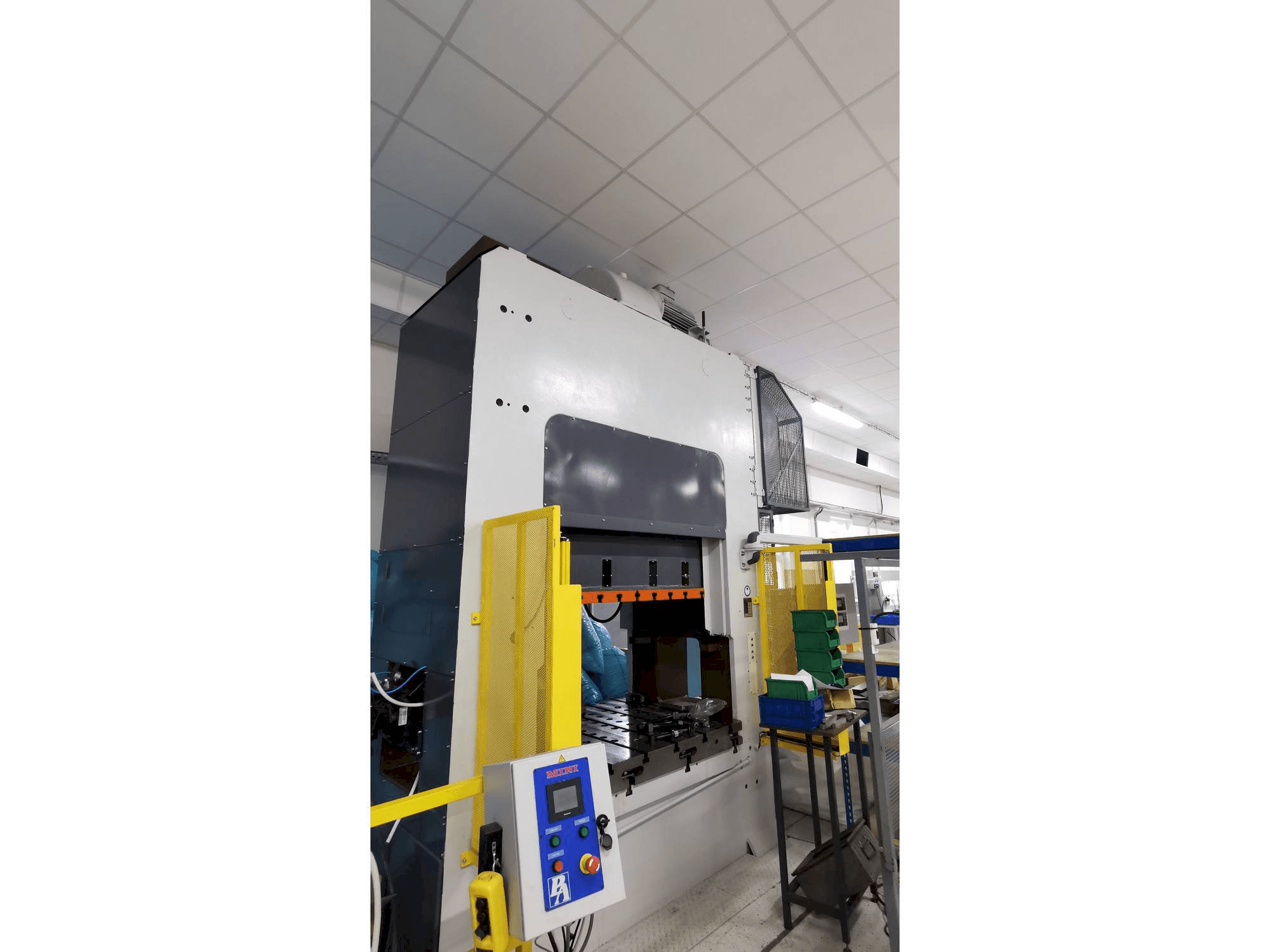 Makine SMERAL LKT 250D - Önden görünüm