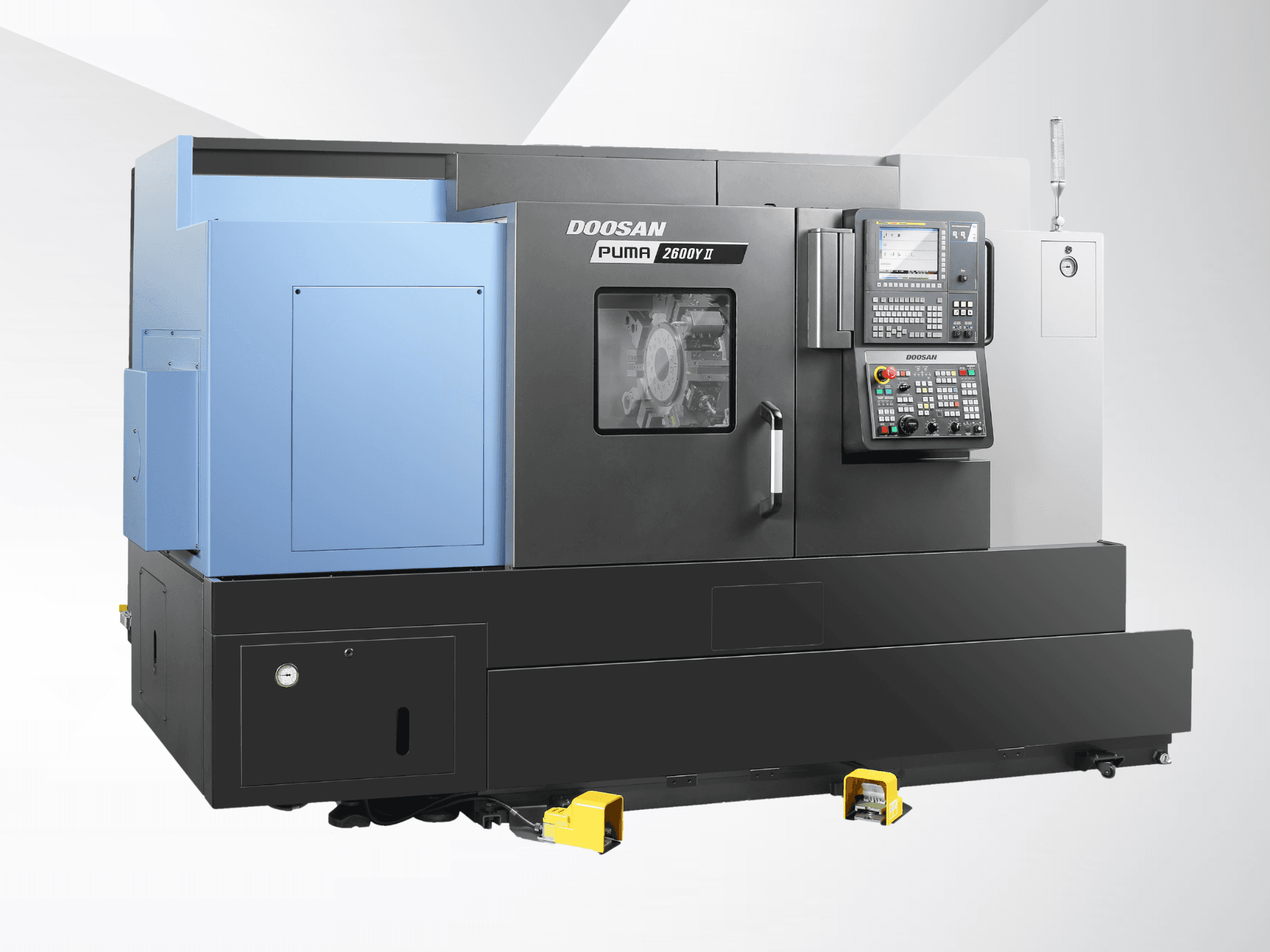 DN SOLUTIONS PUMA 2600Y II Freze-Torna Merkezi’nin ön görünümü; kontrol paneli ve makine gövdesi detaylarını göstermektedir.
